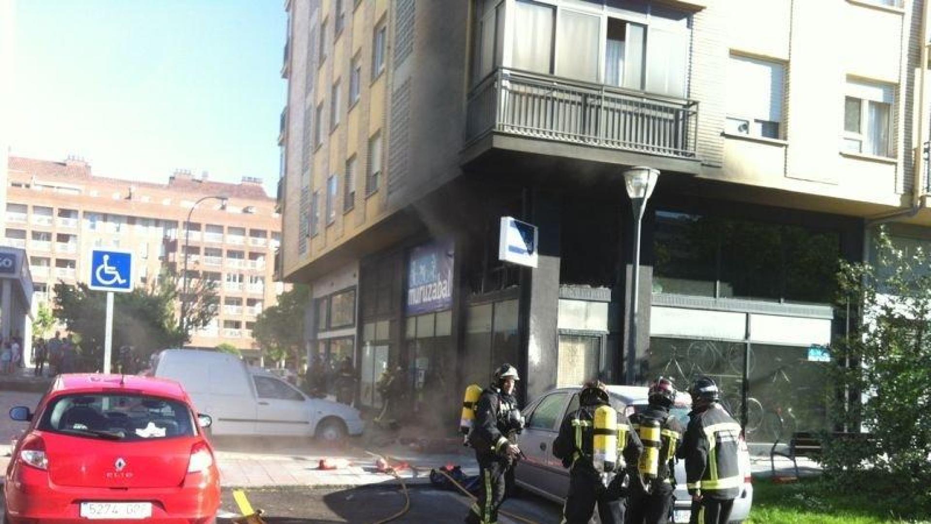 Un incendio afecta a un local de Bara&ntilde;&aacute;in