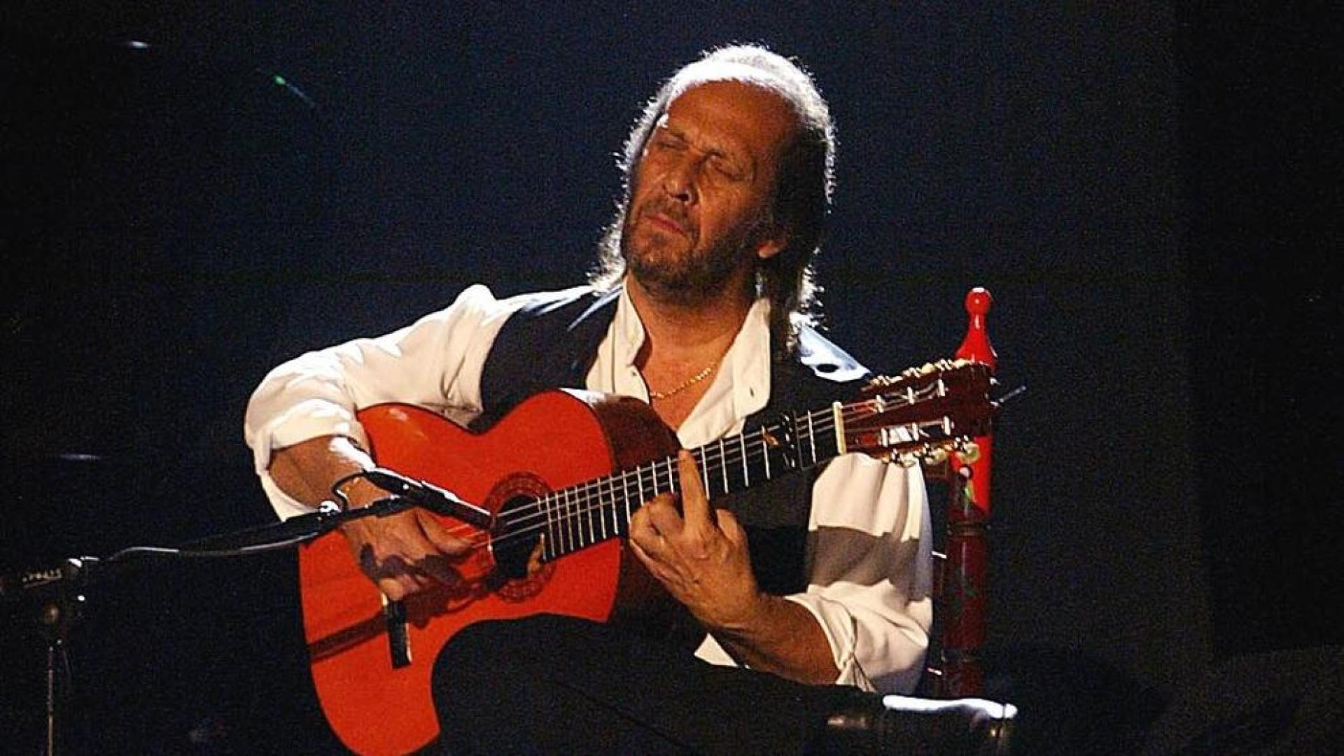El guitarrista flamenco Paco de Lucía ha fallecido a los 66 años de un infarto en Cancún (México) cuando se encontraba con su hijo en la playa.