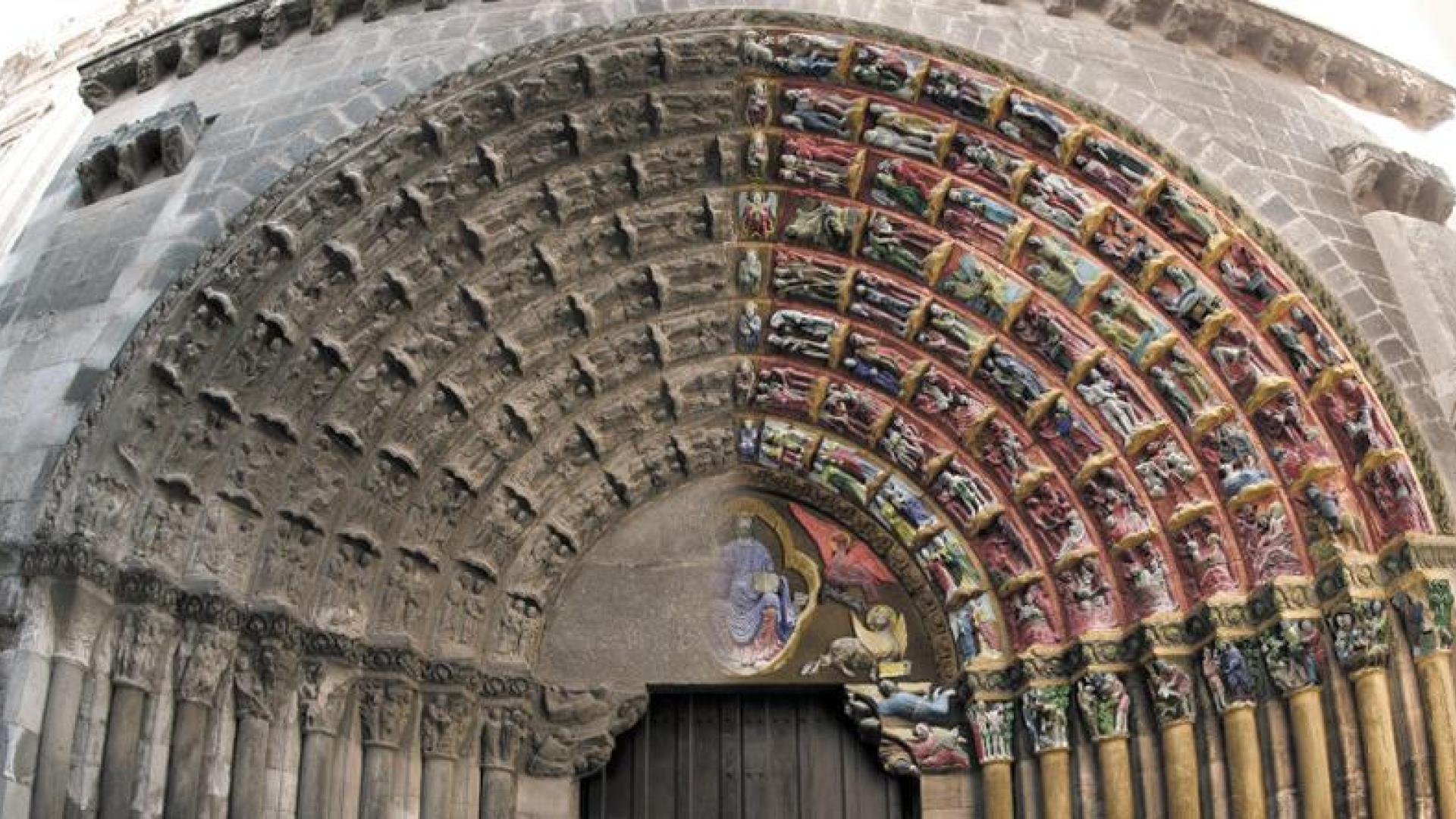 El trabajo sobre la policrom&iacute;a de la Puerta del Juicio de Tudela llega a Barcelona