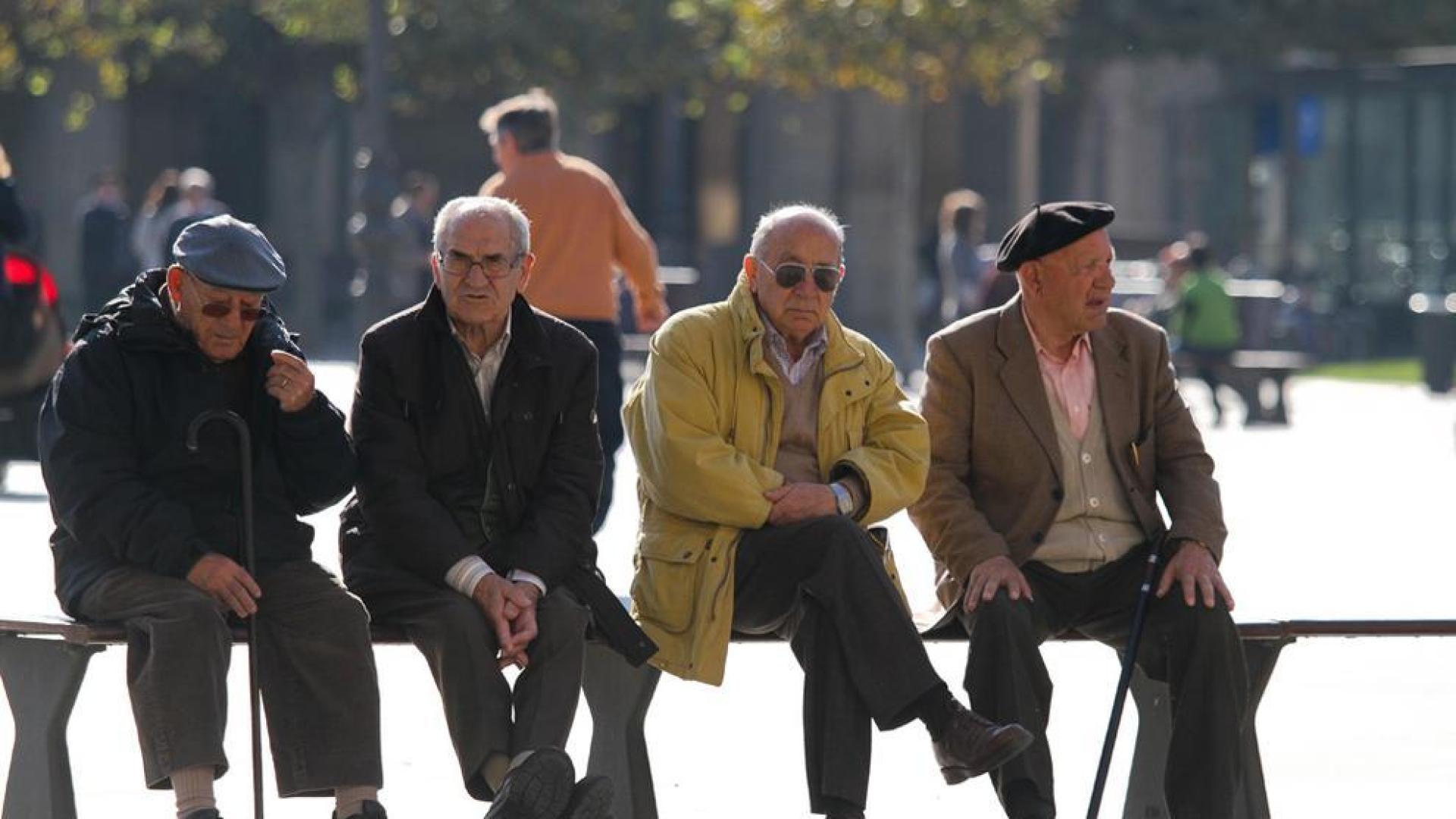 El duro desplome del empleo aboca a España a tocar las pensiones