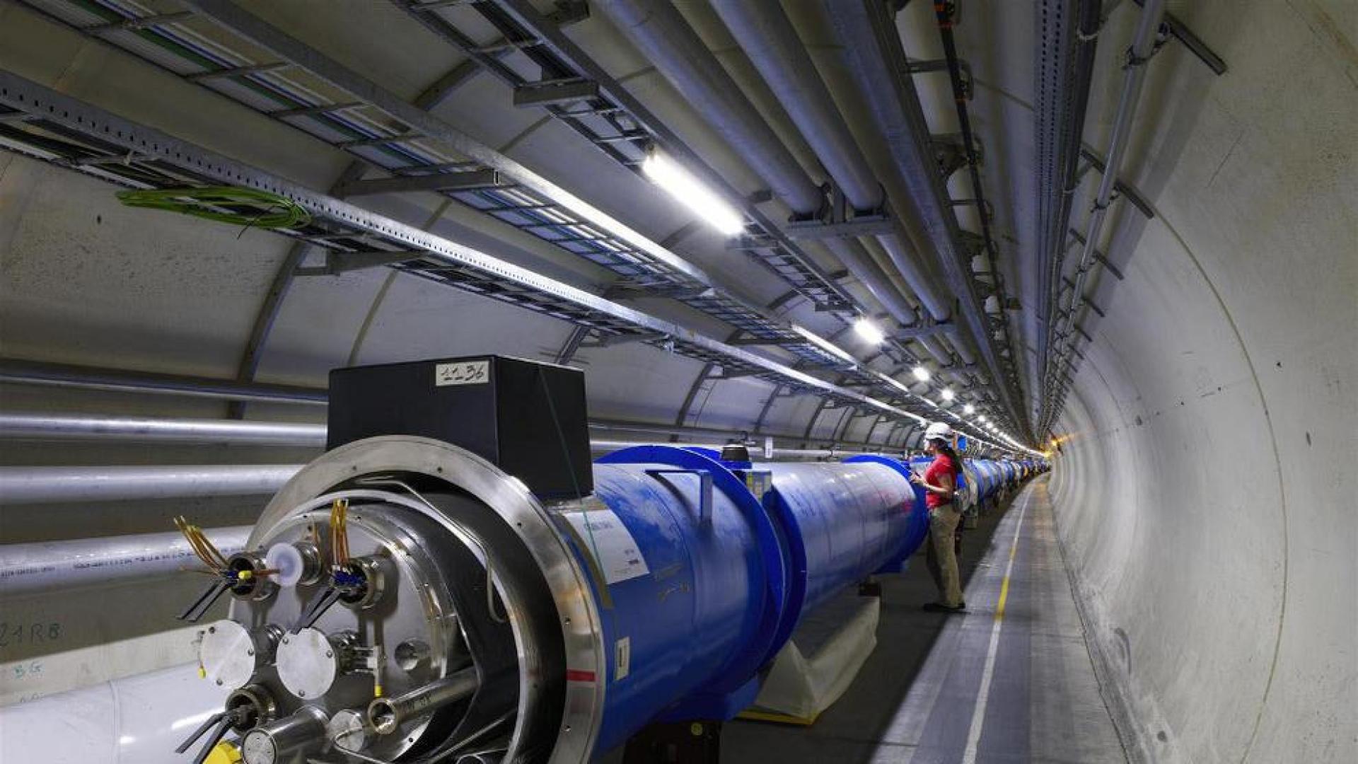 El CERN enfr&iacute;a el acelerador de hadrones