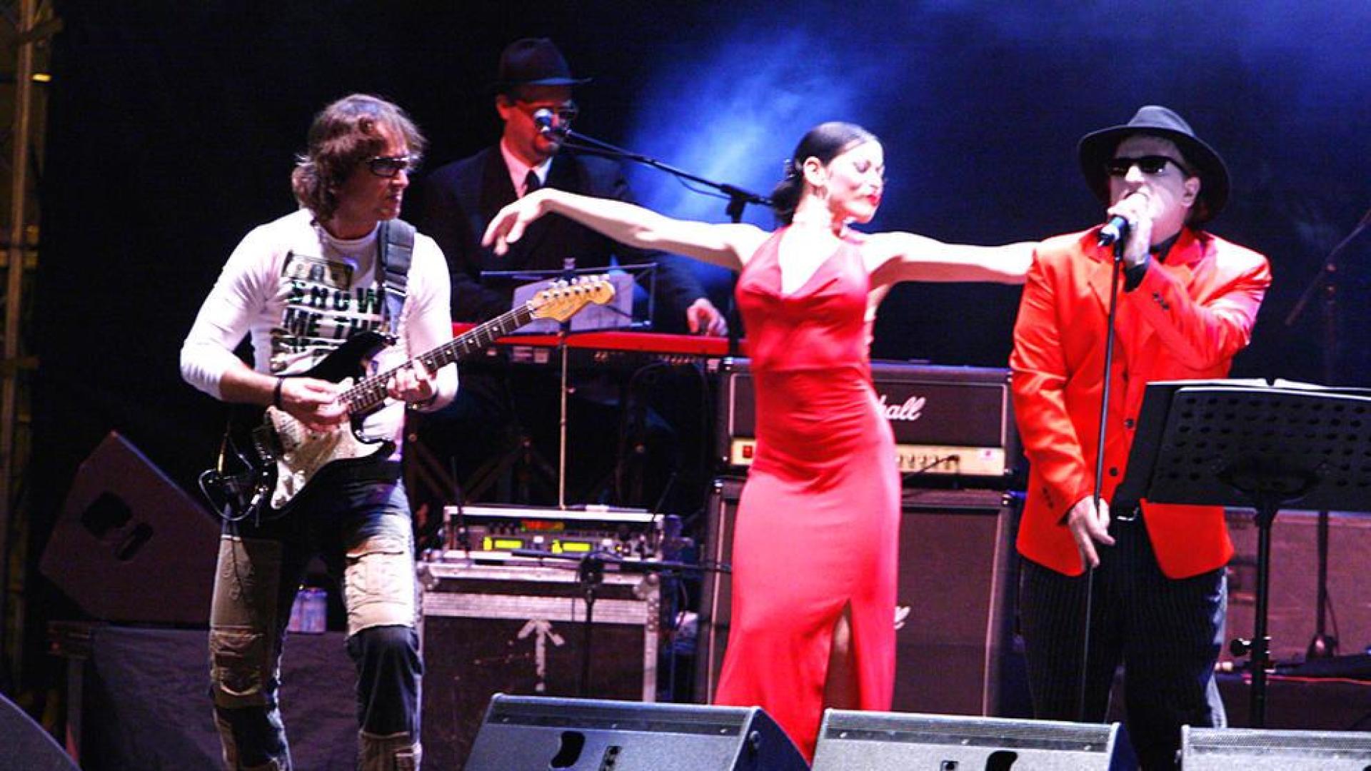 La Orquesta Mondrag&oacute;n repasa sus 40 a&ntilde;os en la plaza del Castillo