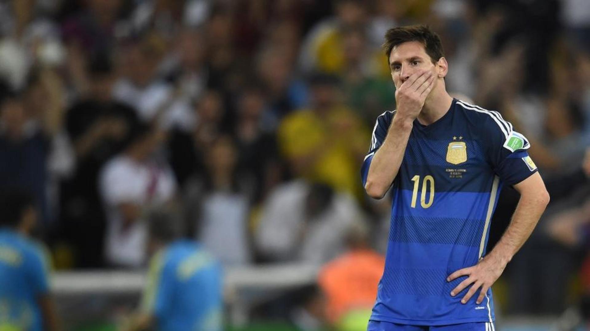 Messi se lamenta durante la final contra Alemania