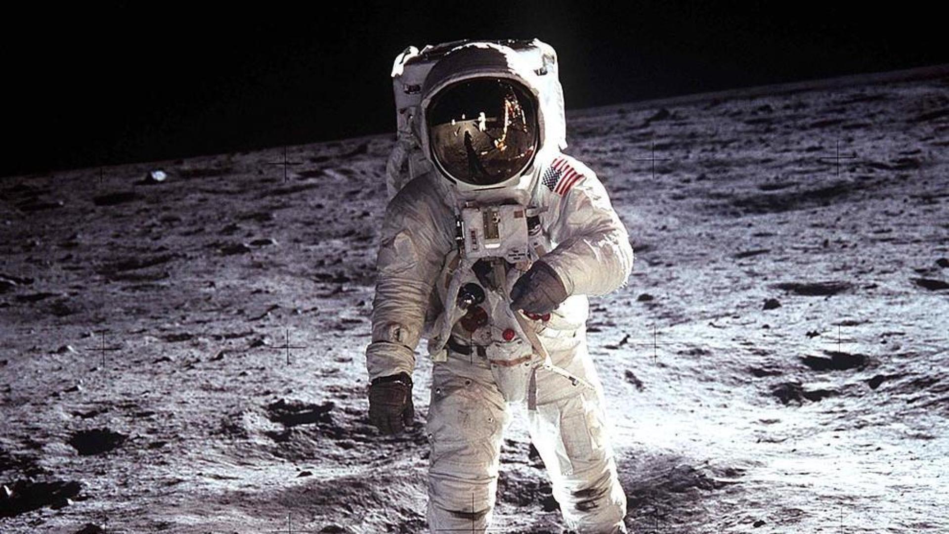 Muere el astronauta Neil Armstrong.