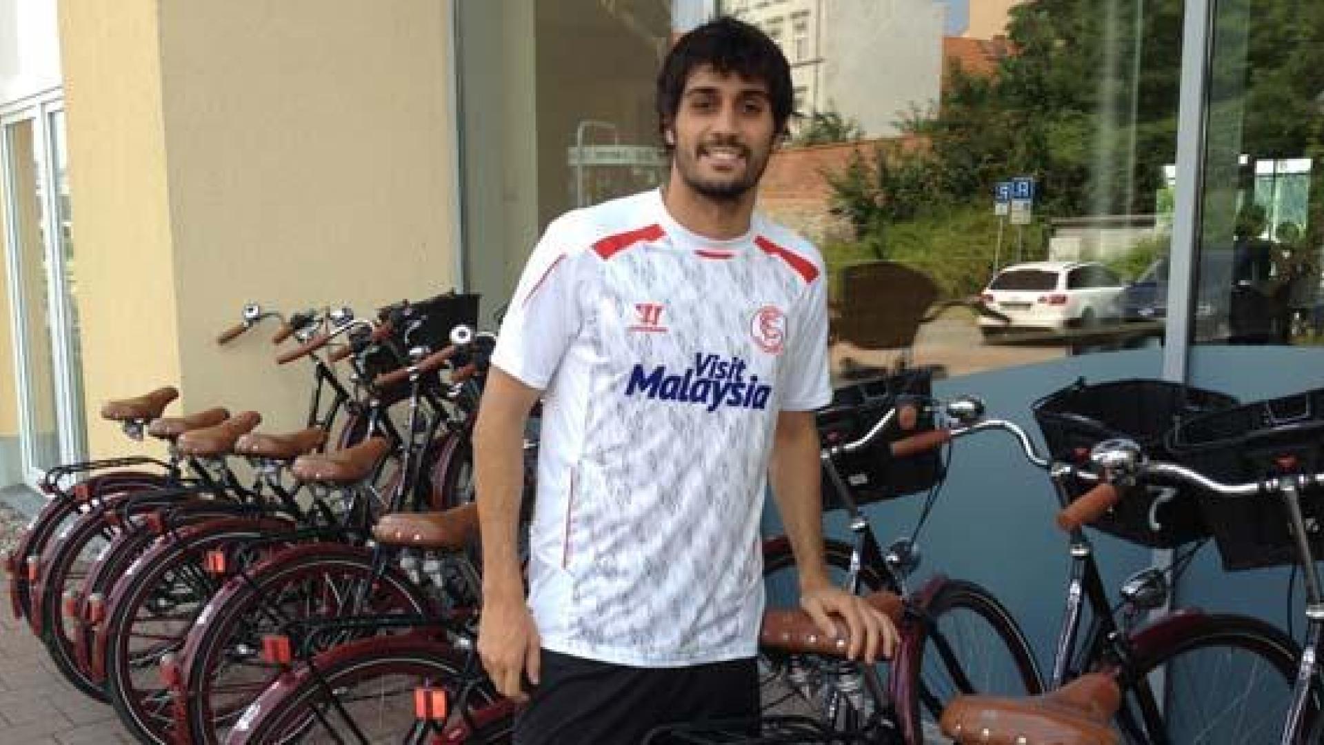 Alejandro Arribas, en la concentración del Sevilla