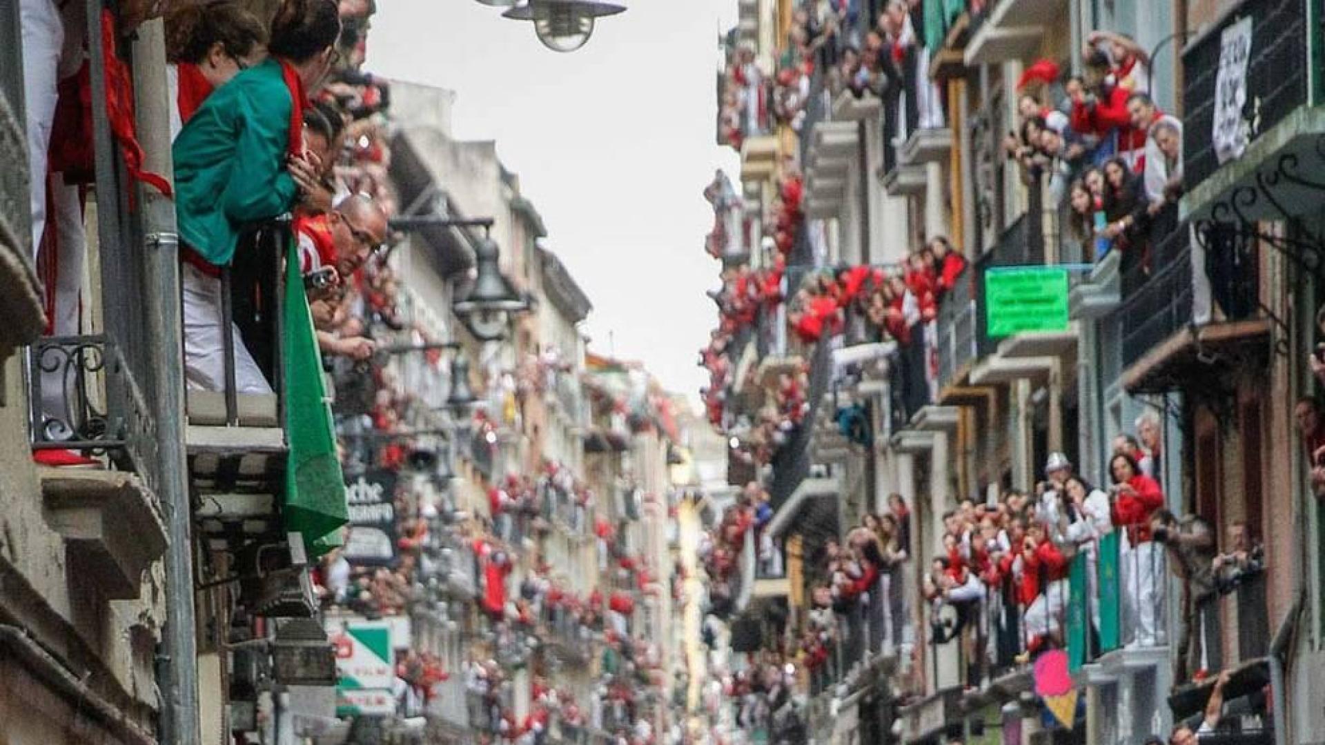 “Enfilando la Estafeta” gana el I Concurso de Fotografía San Fermín