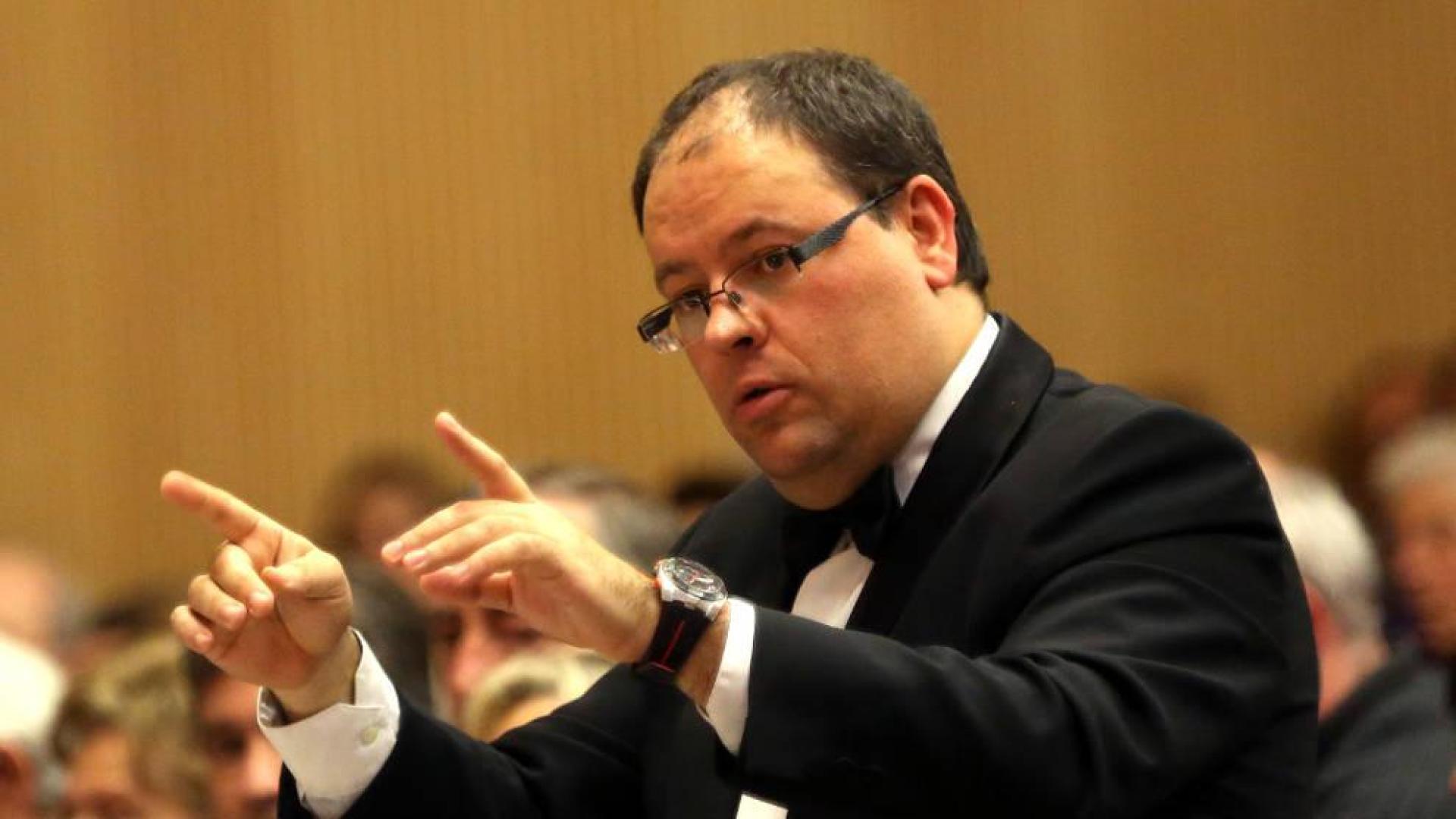 Igor Ijurra, director del Orfeón, prepara estos días al coro de RTVE