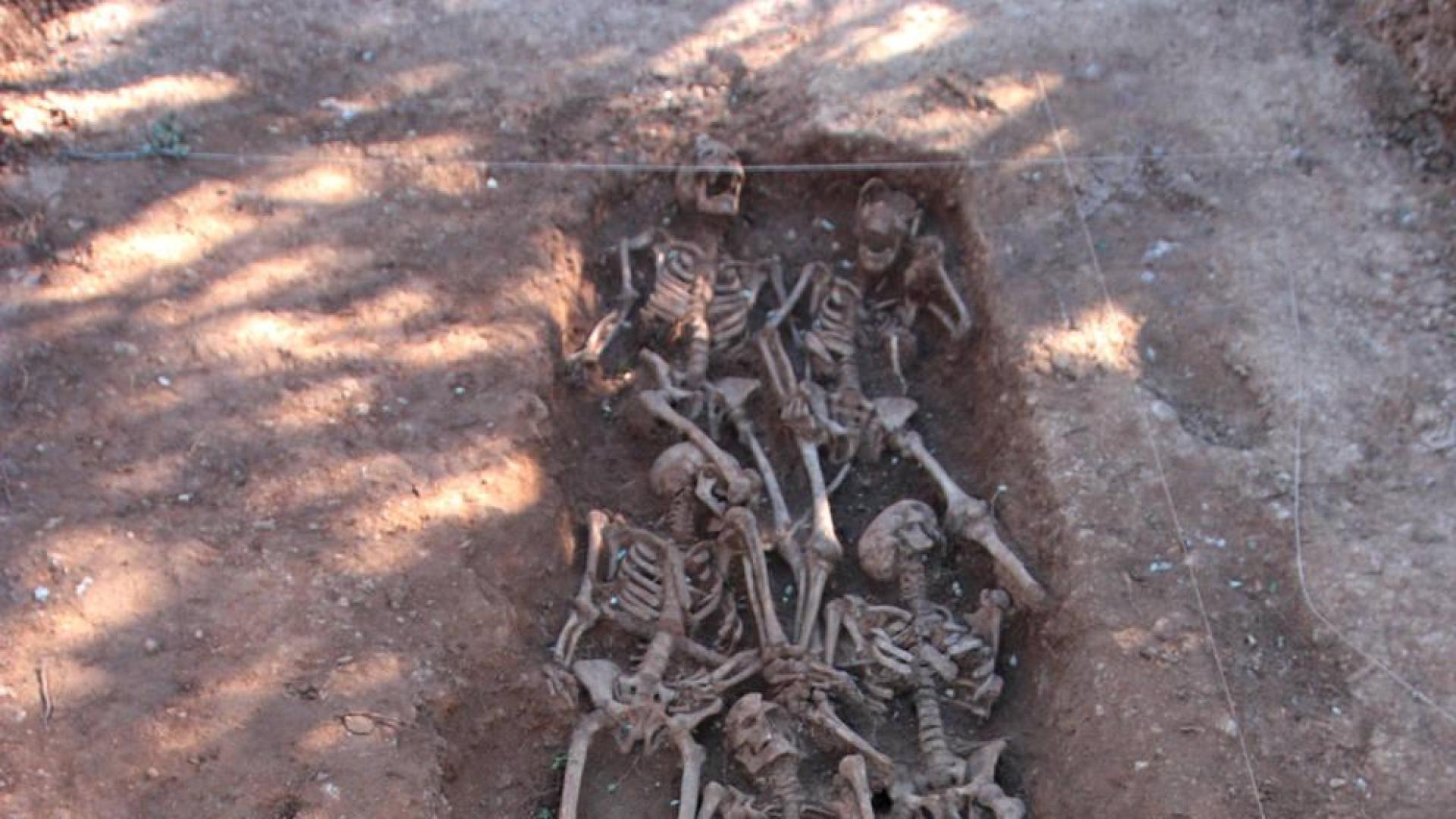 Excavación arqueológica en El Carrascal tras hallar restos humanos