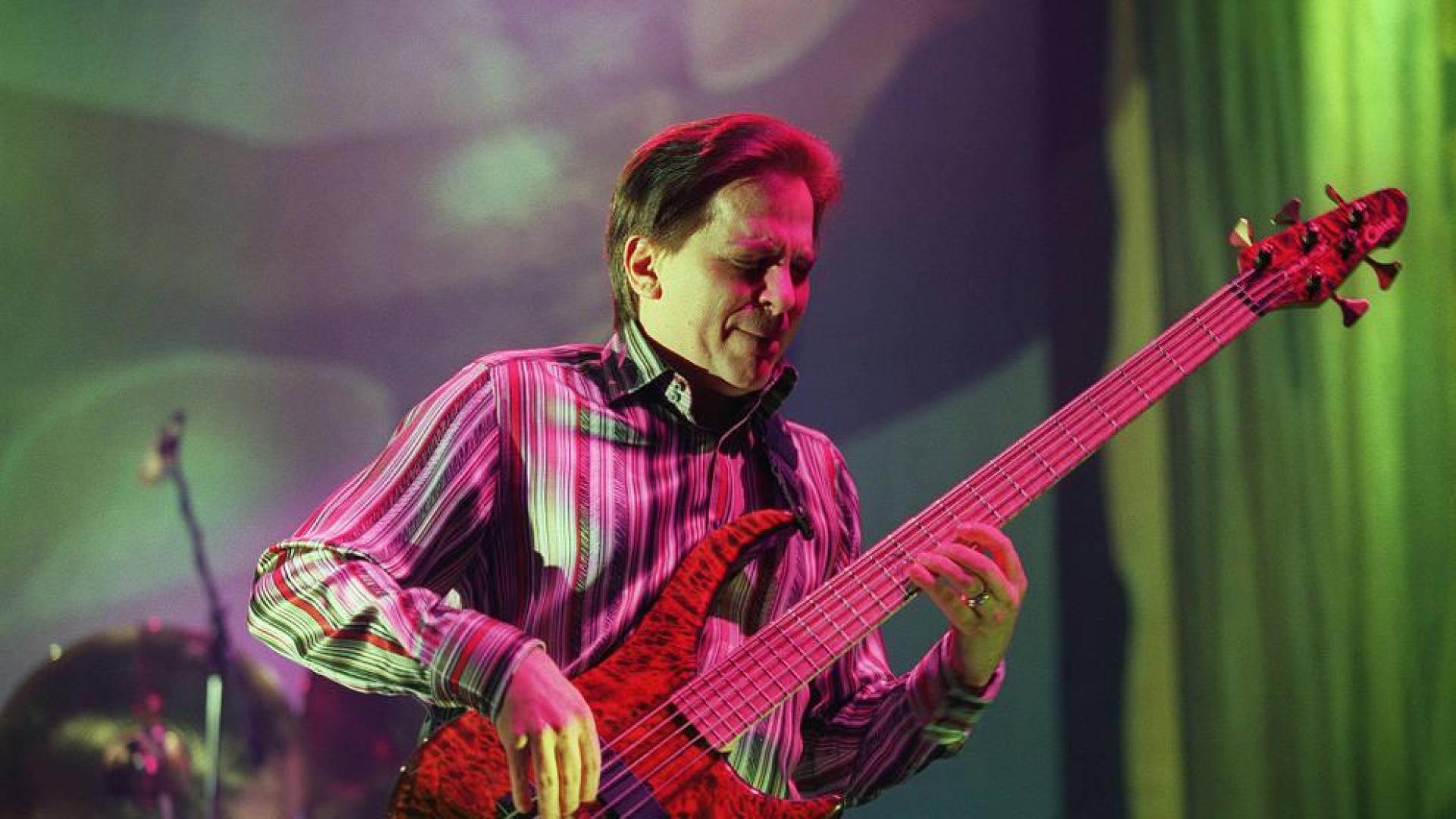 Fallece el bajista de la banda de rock Toto, Mike Porcaro