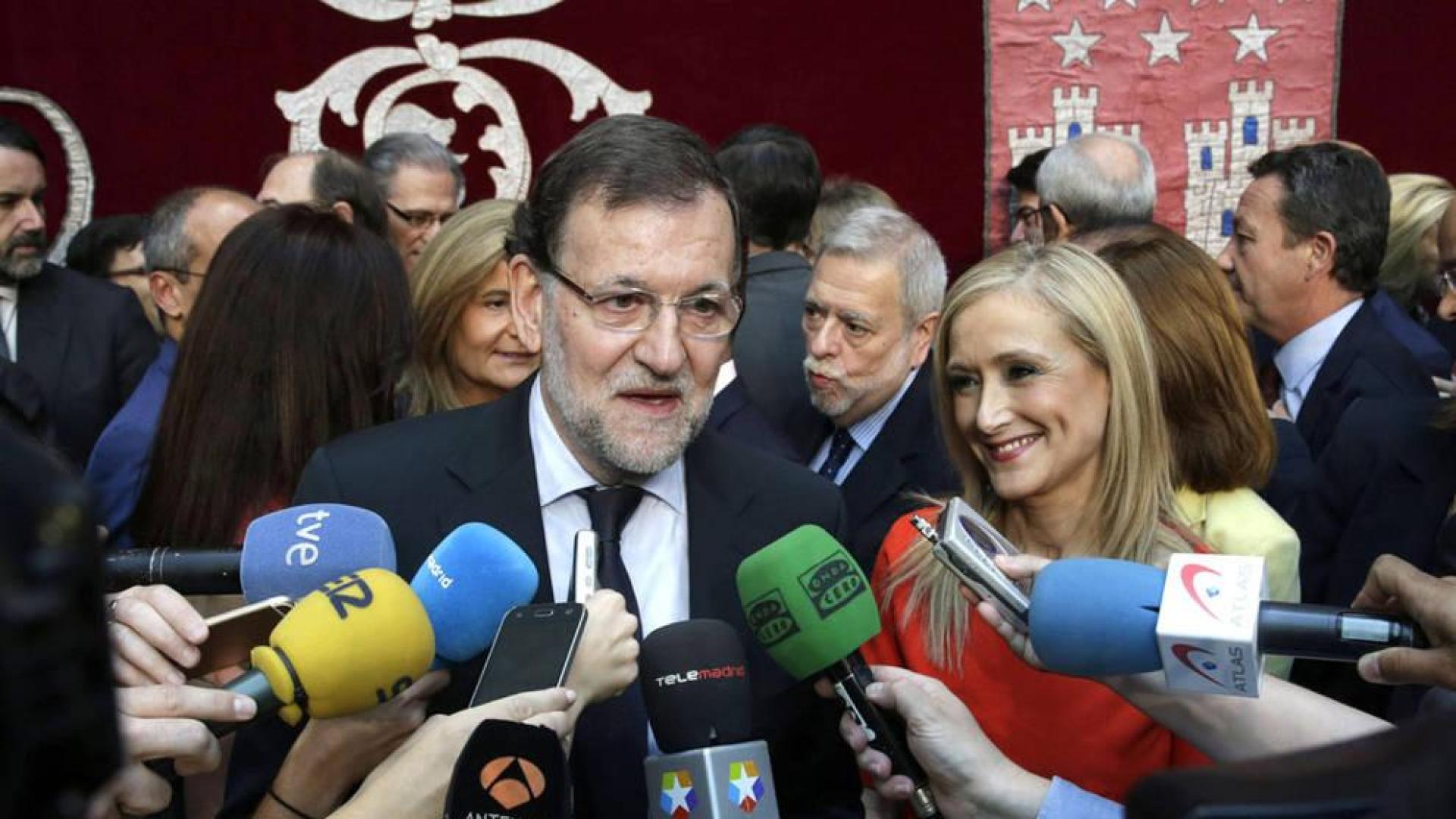 ​Los consejeros de Cifuentes toman posesión arropados por Rajoy