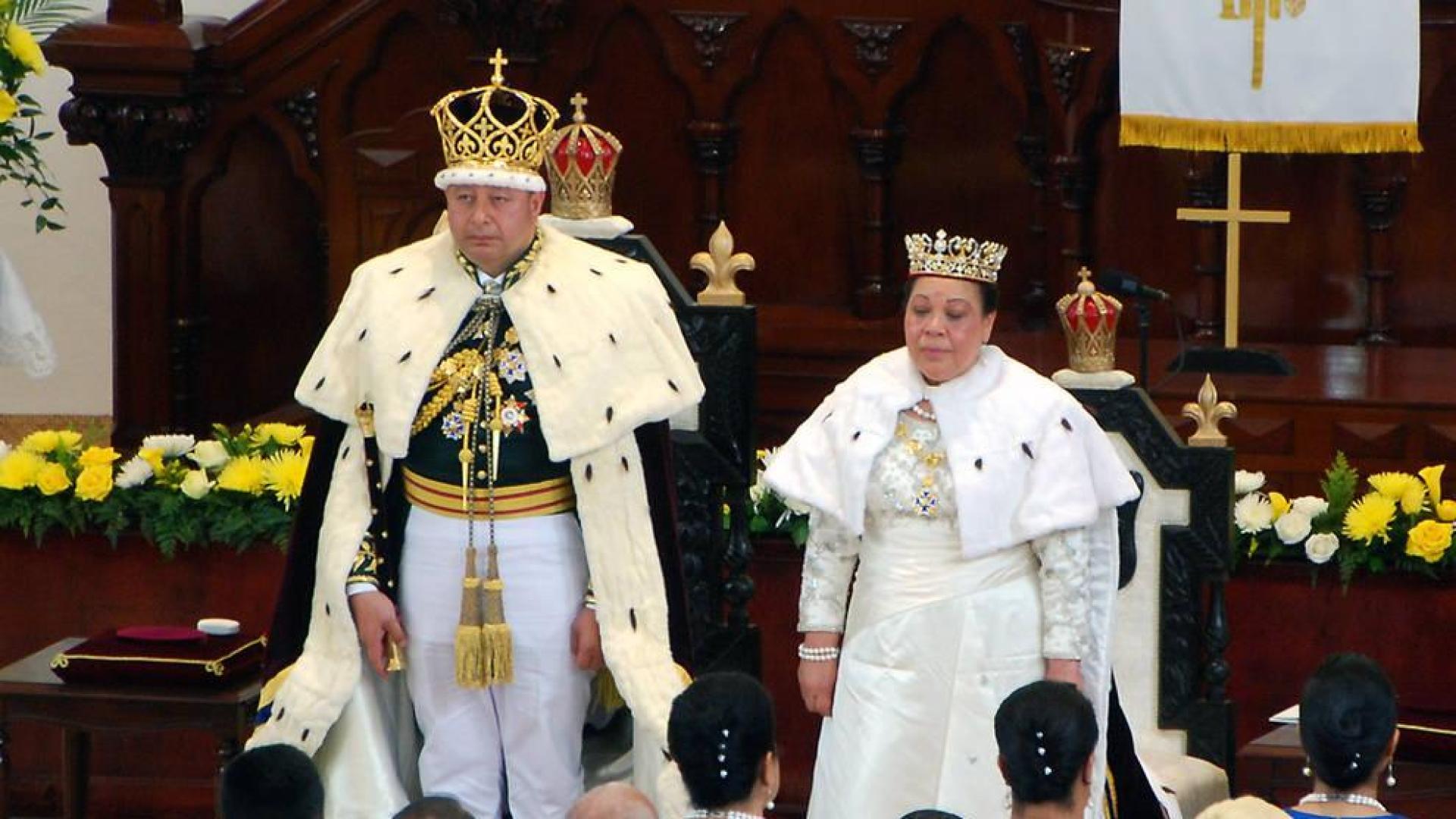 El rey Tupou VI de Tonga, coronado 3 años después de su ascenso al trono