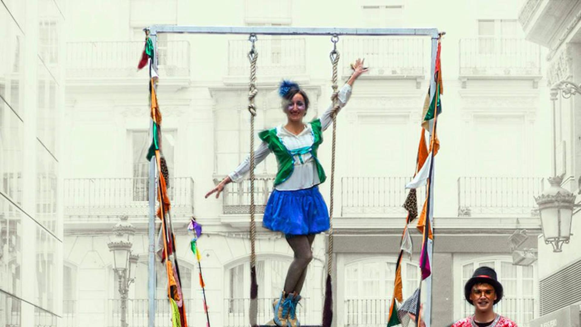 Un circo itinerante toma la avenida de Carlos III