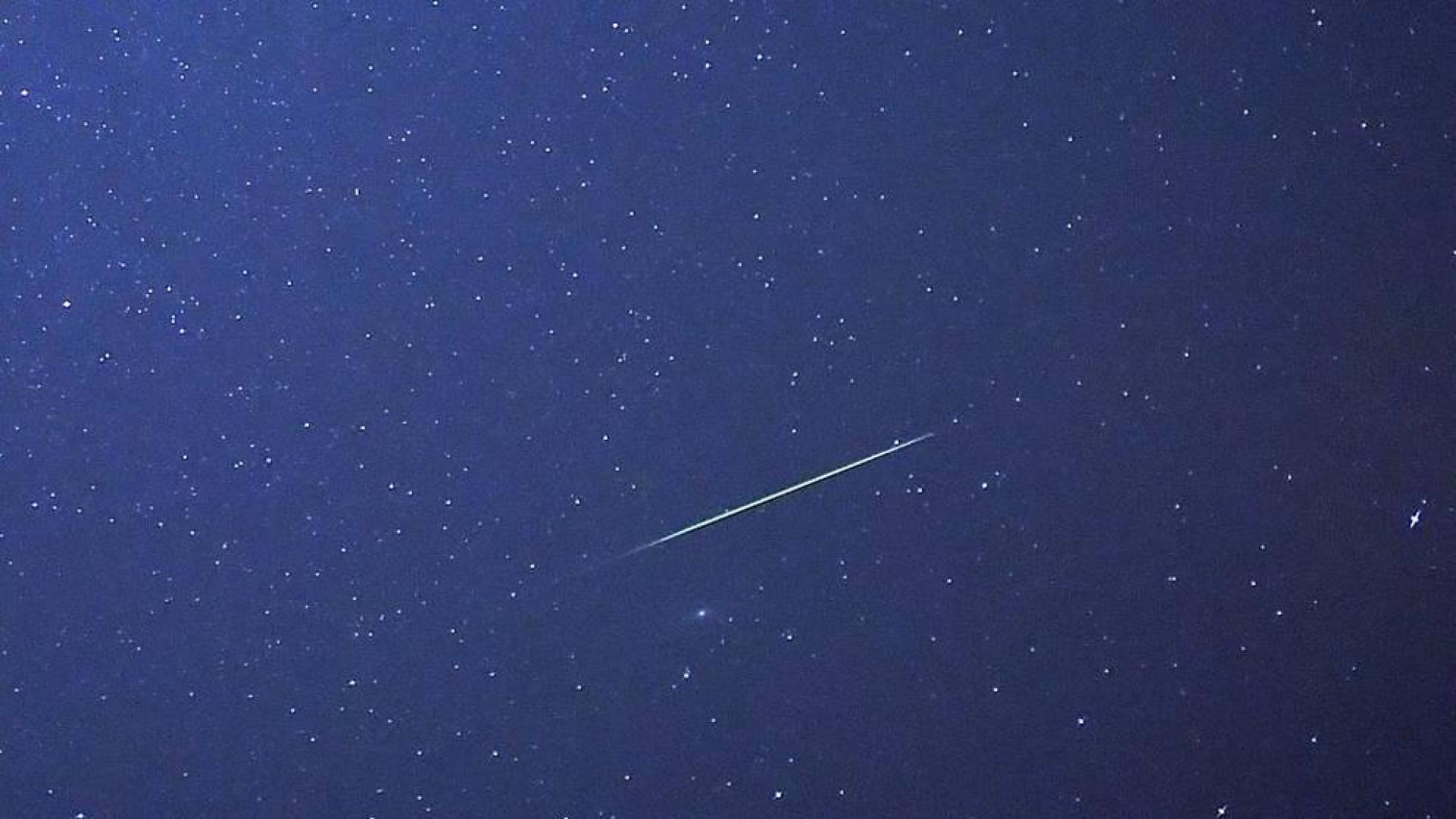 Imágenes de la lluvia de las Perseidas en diferentes partes del mundo.