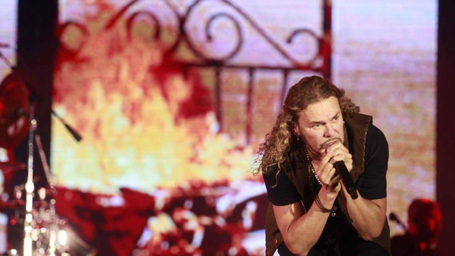 Maná abre su gira con un multitudinario concierto