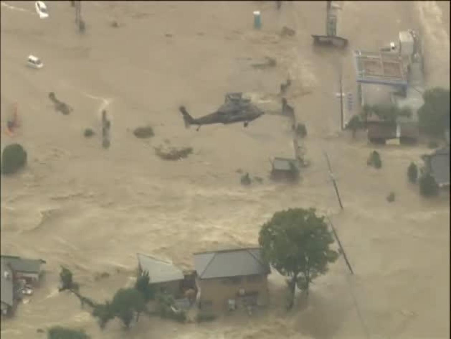 Un tifón 'se traga' la ciudad japonesa de Joso