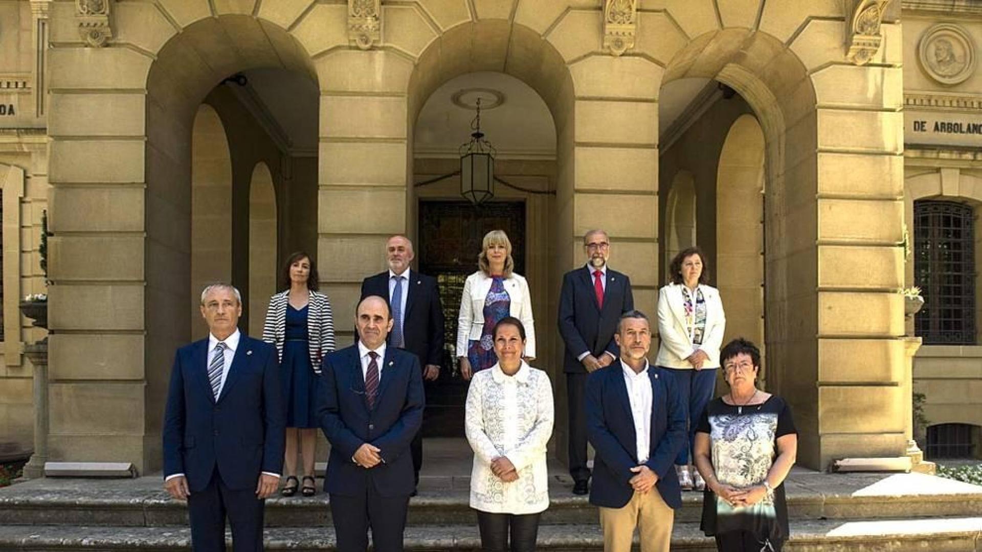 Los nuevos consejeros juran o prometen su cargo