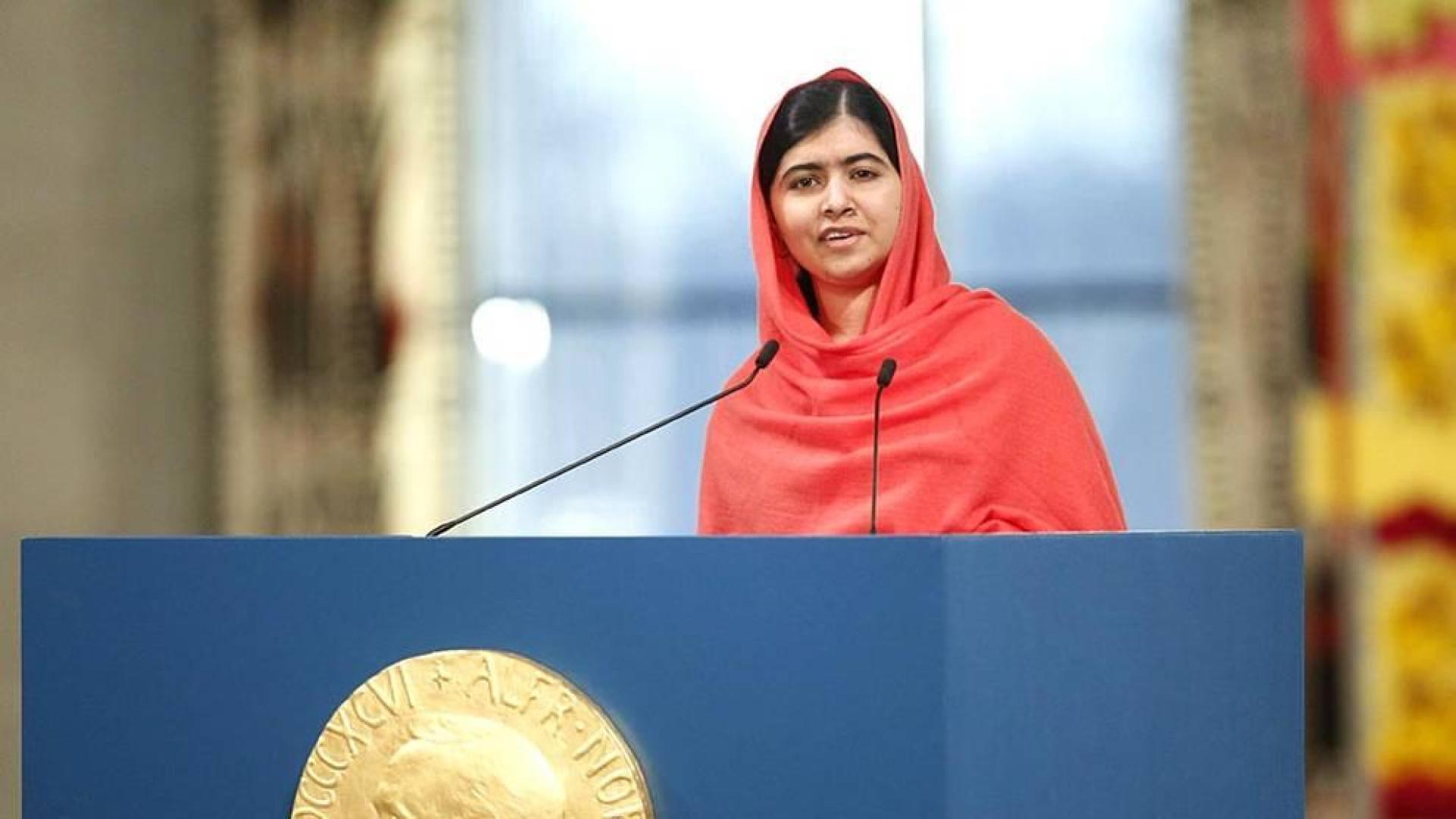 La adolescente paquistaní Malala Yousafzai y el presidente de la Marcha Global contra el Trabajo Infantil, el indio Kailash Satyarthi, reciben el Nobel de la Paz en Oslo
