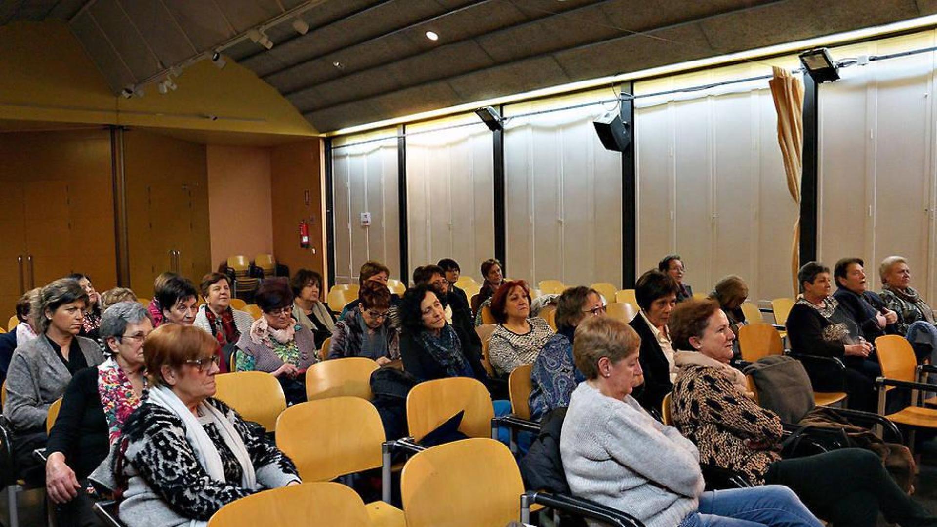 La Asamblea de Mujeres salva la disolución de la asociación