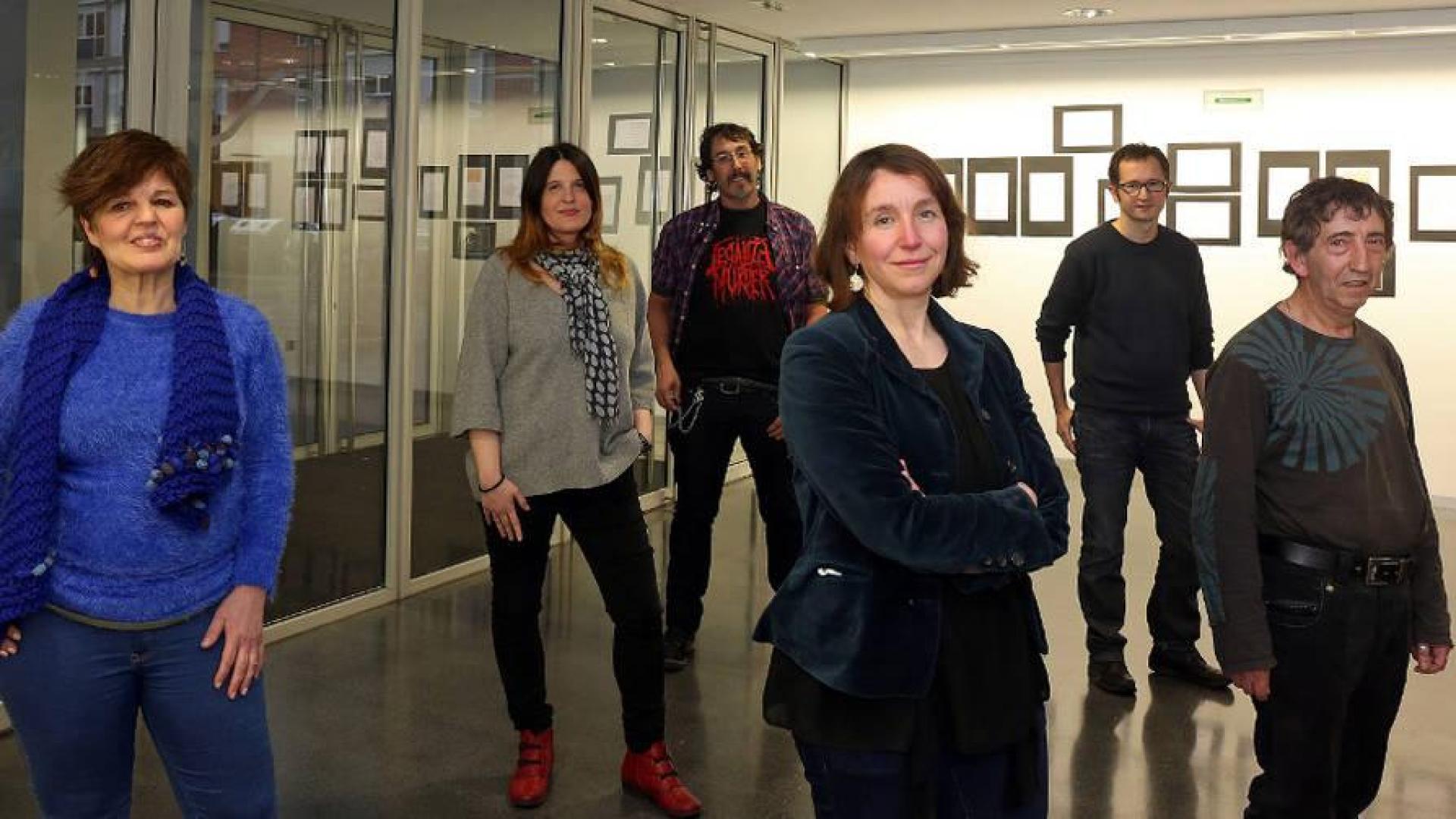 Unidos a la poesía