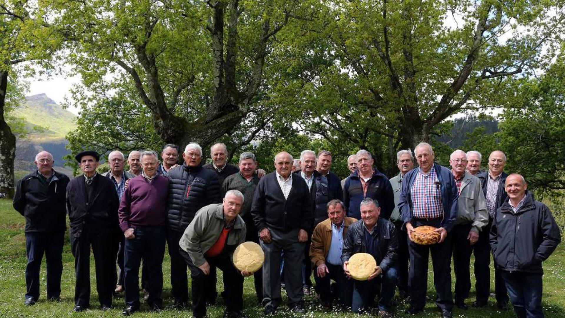 Los antiguos pastores americanos ayer en el camping Ariztigain de Sunbilla.