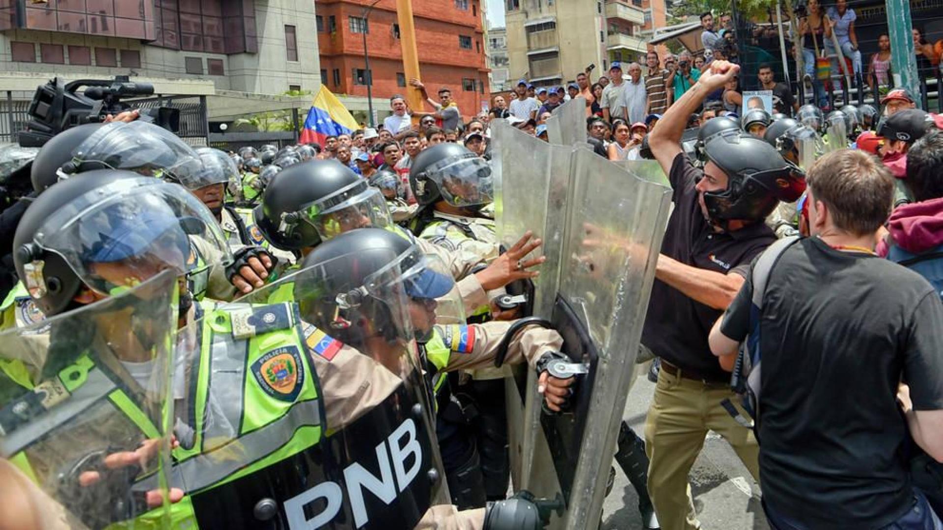 Las protestas de la oposición en Caracas se saldan con siete detenidos