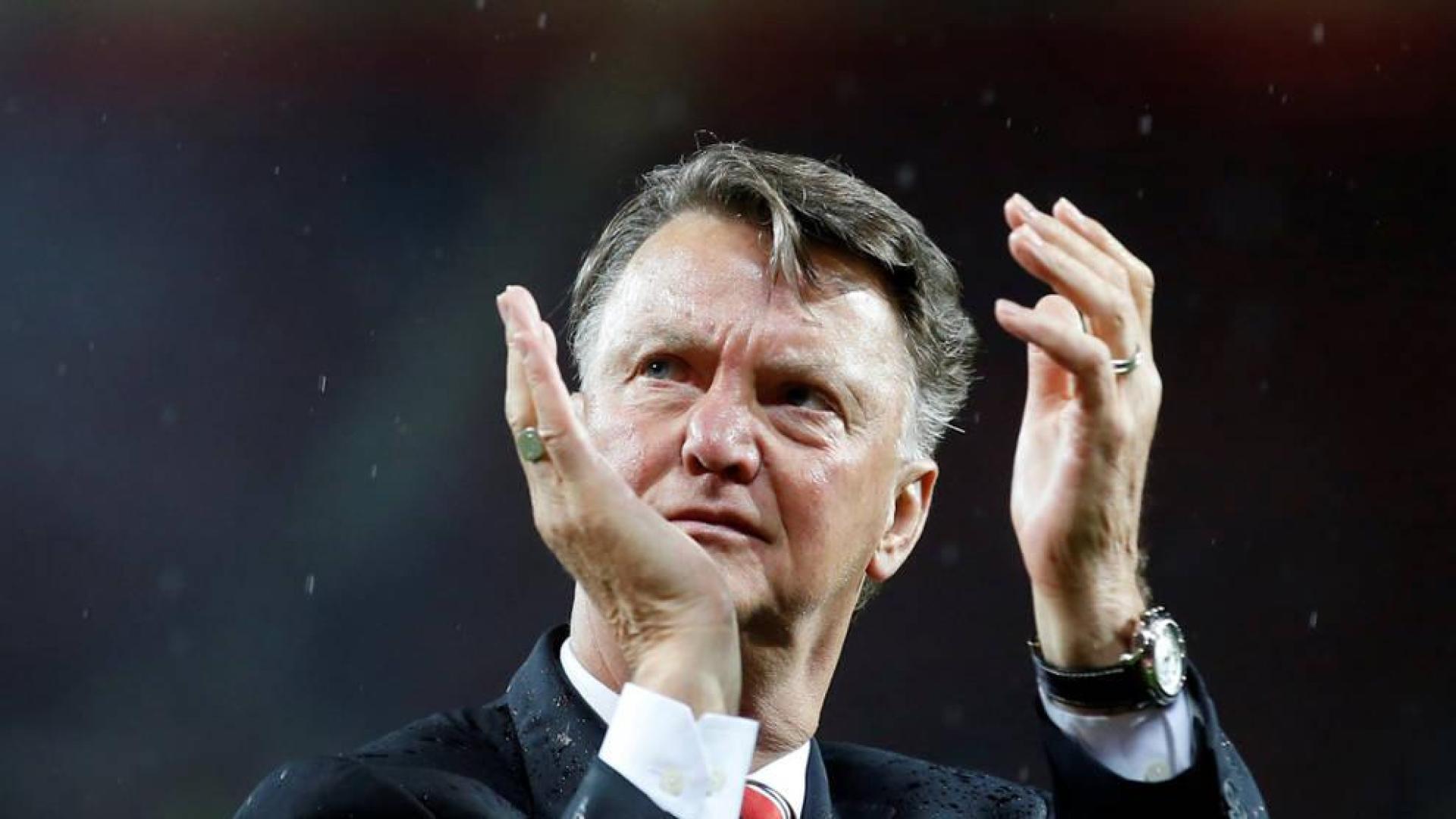 El Manchester United hace oficial la salida de Van Gaal