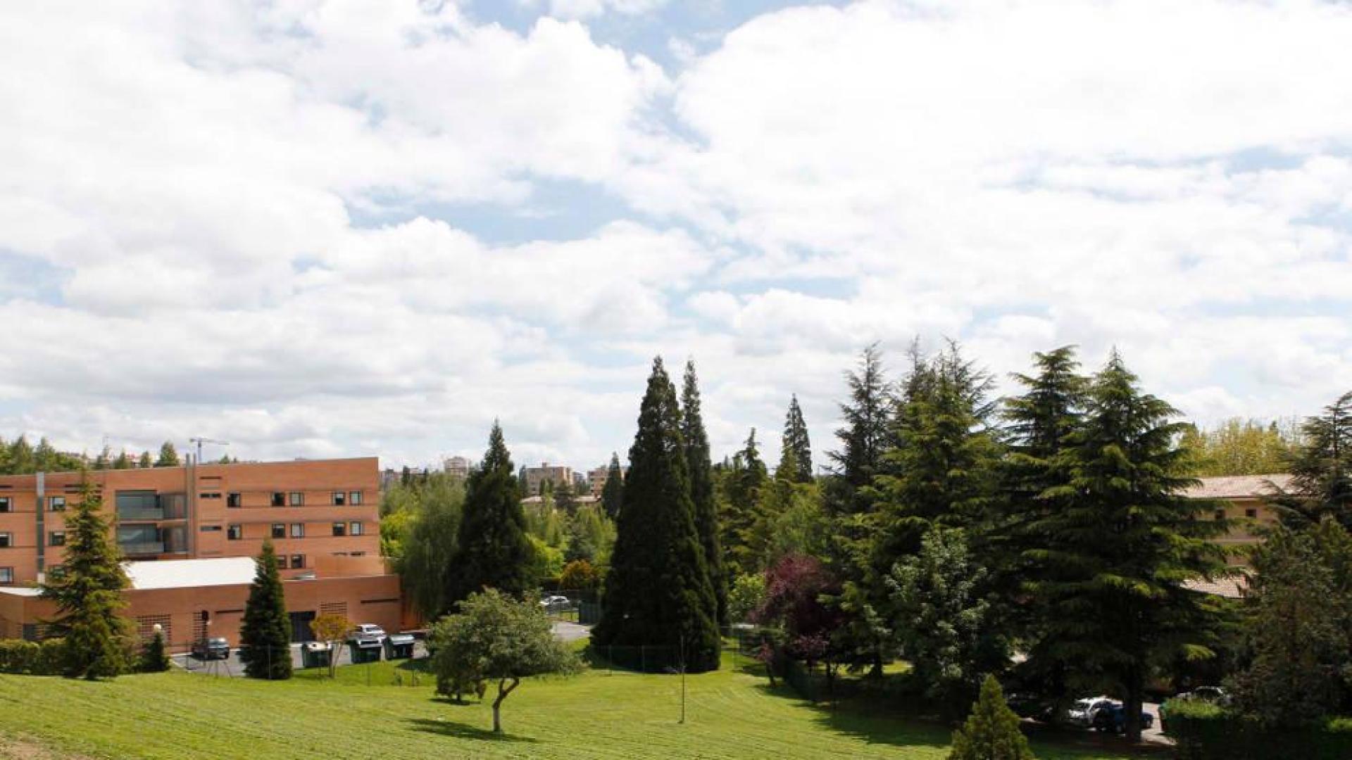 ​Voluntarios Ambientales de la UNAV colocan 21 nuevas cajas nido en el campus