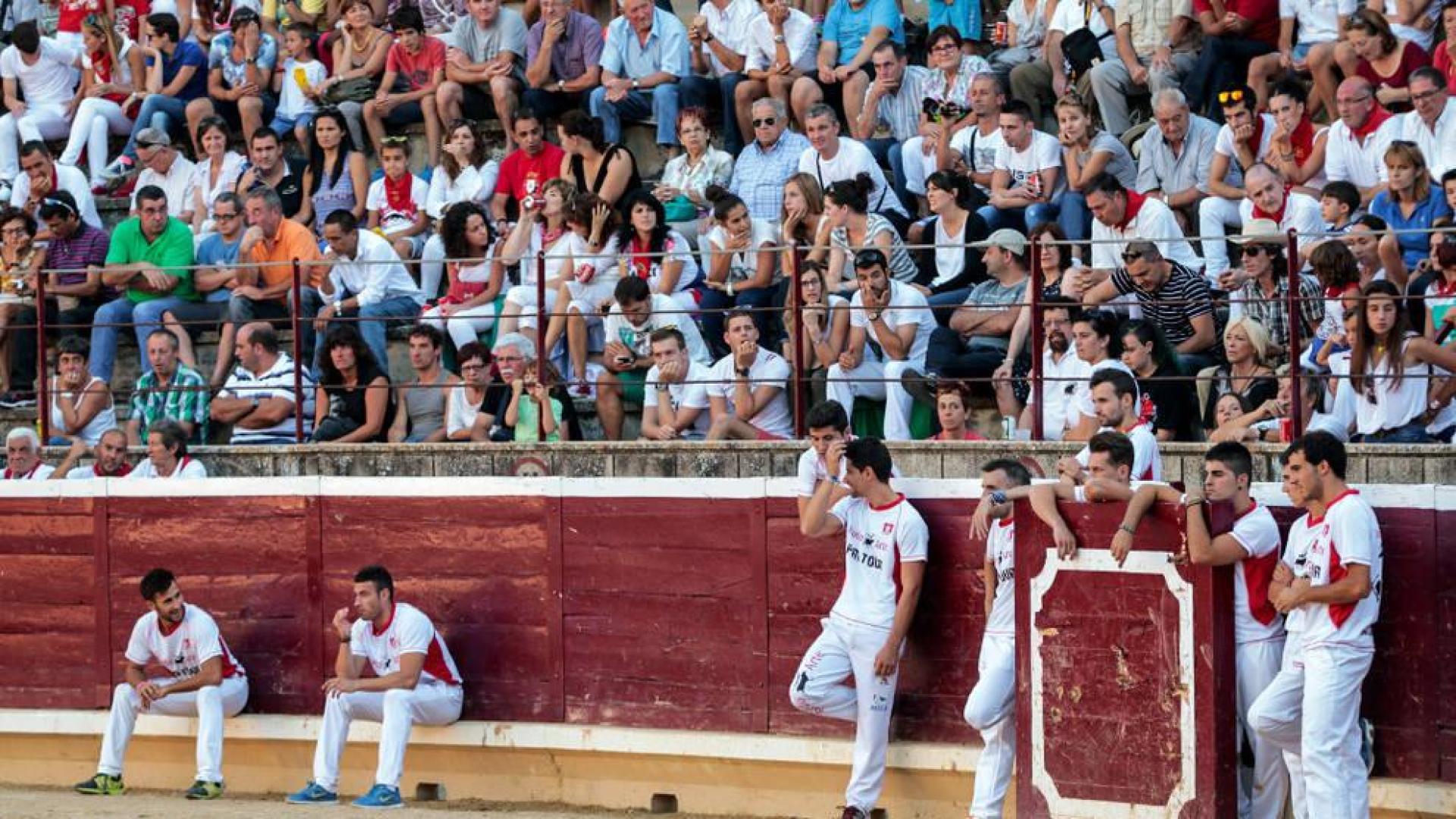 Tafalla reparará con urgencia la cubierta de los palcos de la plaza de toros