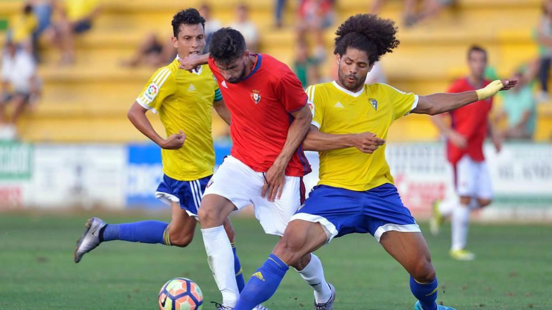 Imágenes del encuentro amistoso de pretemporada disputado en El Barrio.