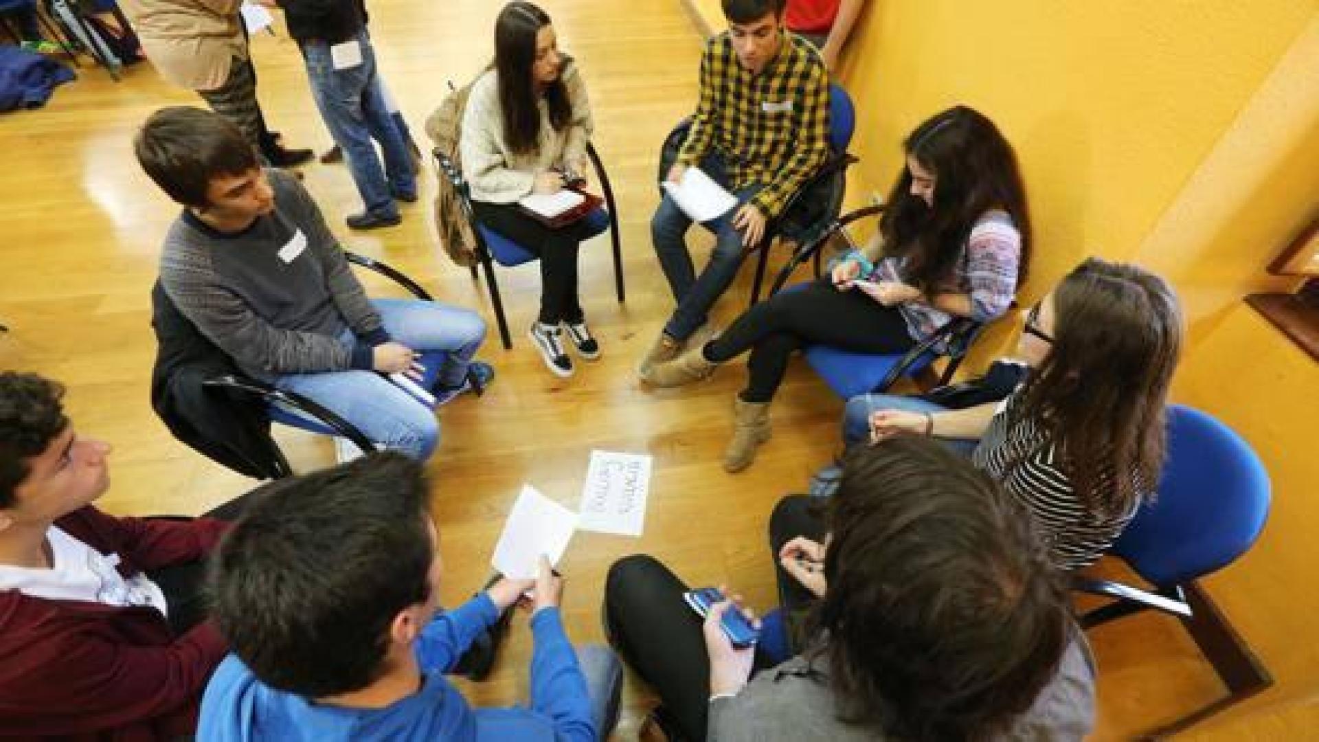 Jóvenes en una campaña de prevención de drogas.