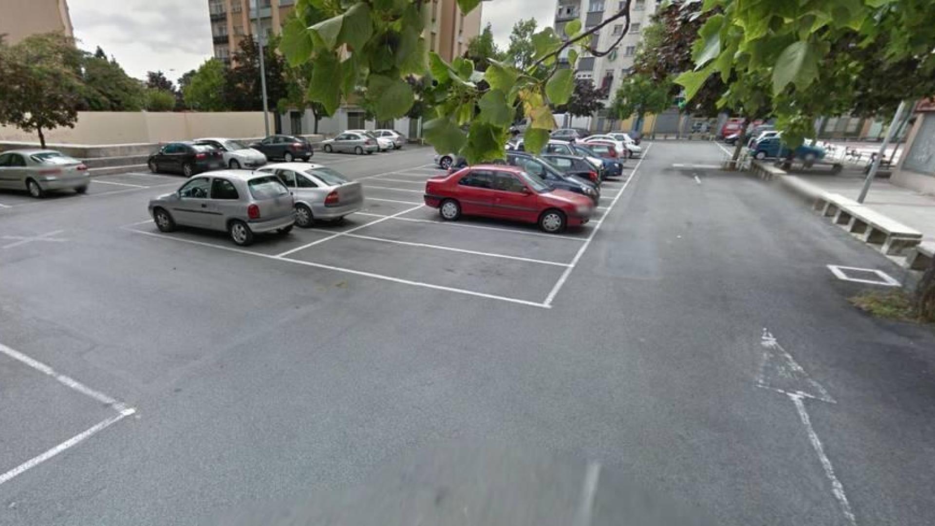 Esta madrugada arden tres vehículos en la calle Urroz