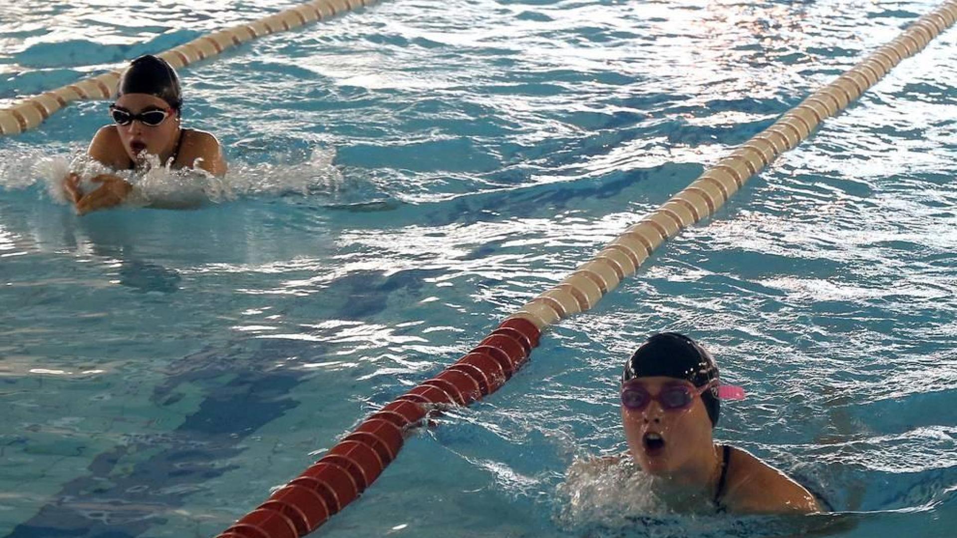 Imágenes de la sexta jornada de natación en categoría Benjamín de los Juegos Deportivos de Navarra.