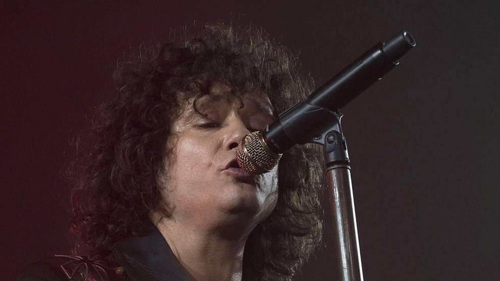 El cantante Enrique Bunbury ofreció el concierto de cierre de su gira mundial en el Palacio de los Deportes de Madrid.