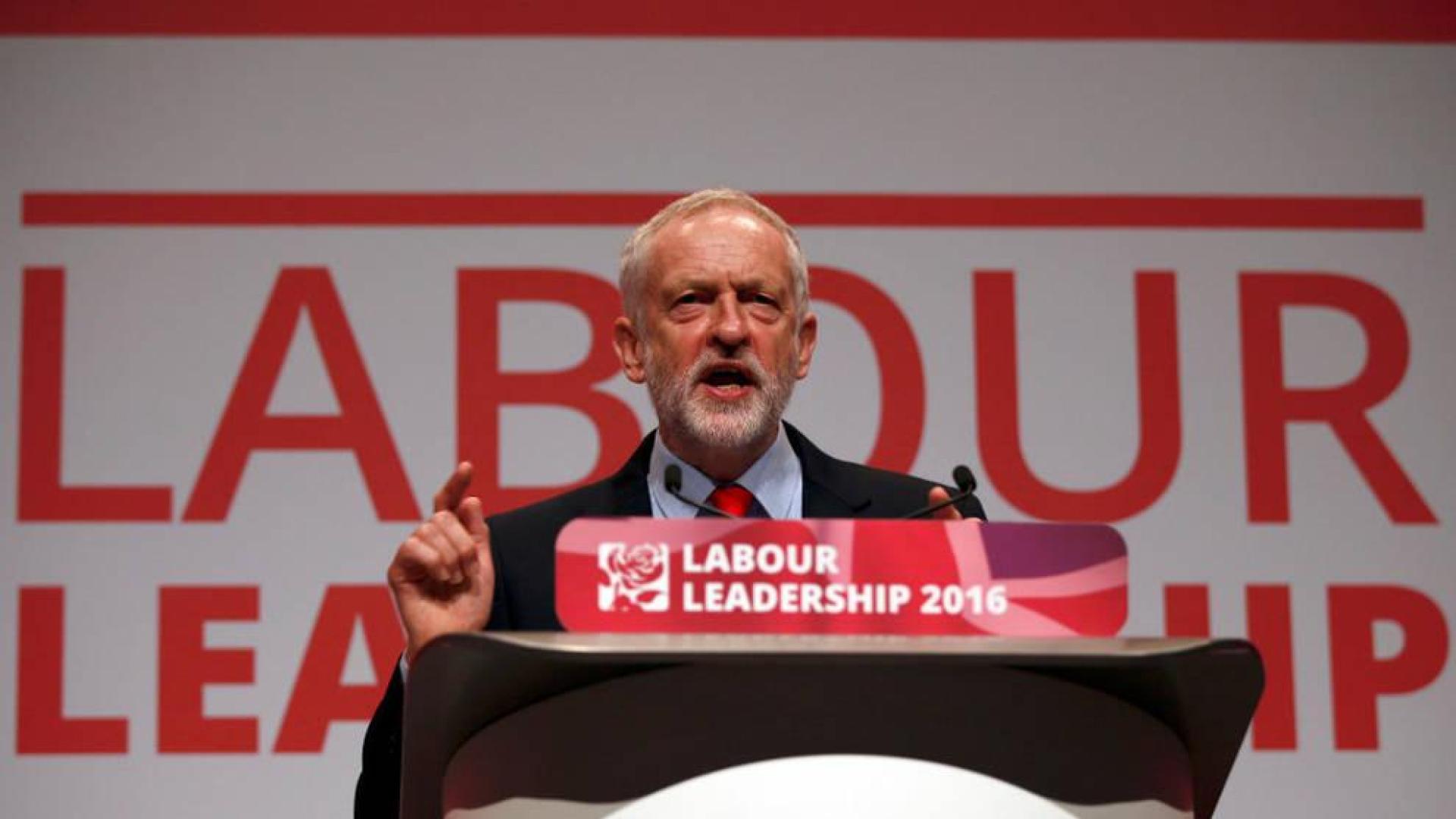 Jeremy Corbyn, reelegido como líder laborista con el 61,8 por ciento de los votos