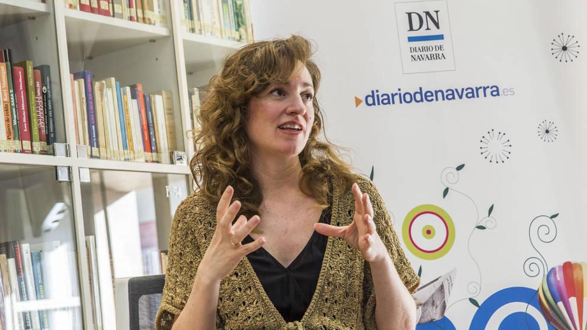 Julia Montejo presenta "Los abrazos oscuros" en Tudela