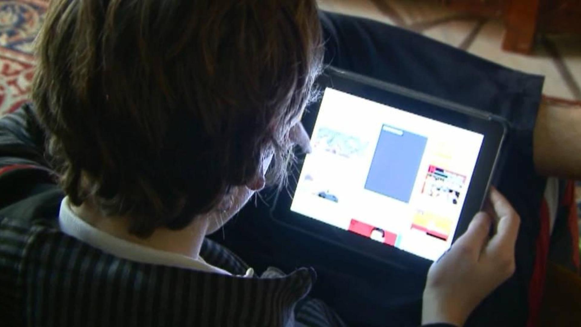 El 70% de los niños come pegado a una pantalla