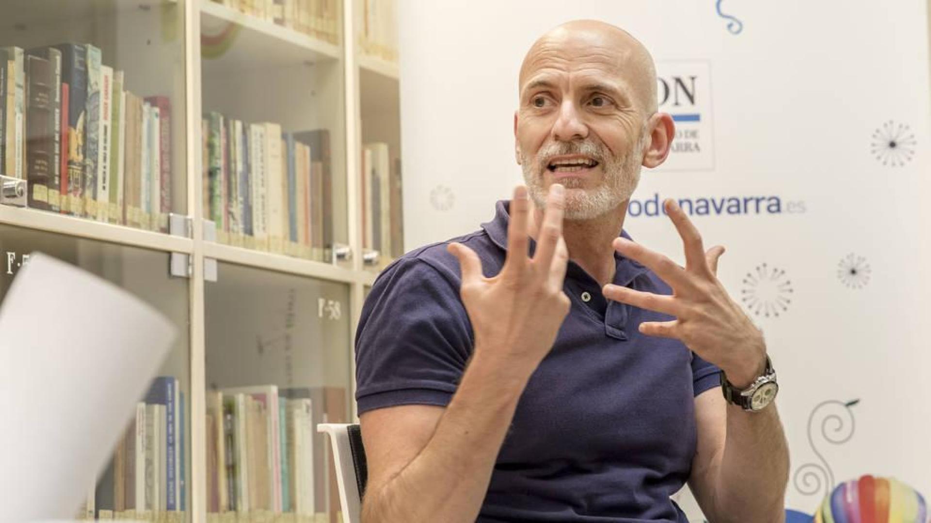 Alejandro Palomas: "Escribir me salva de morirme"