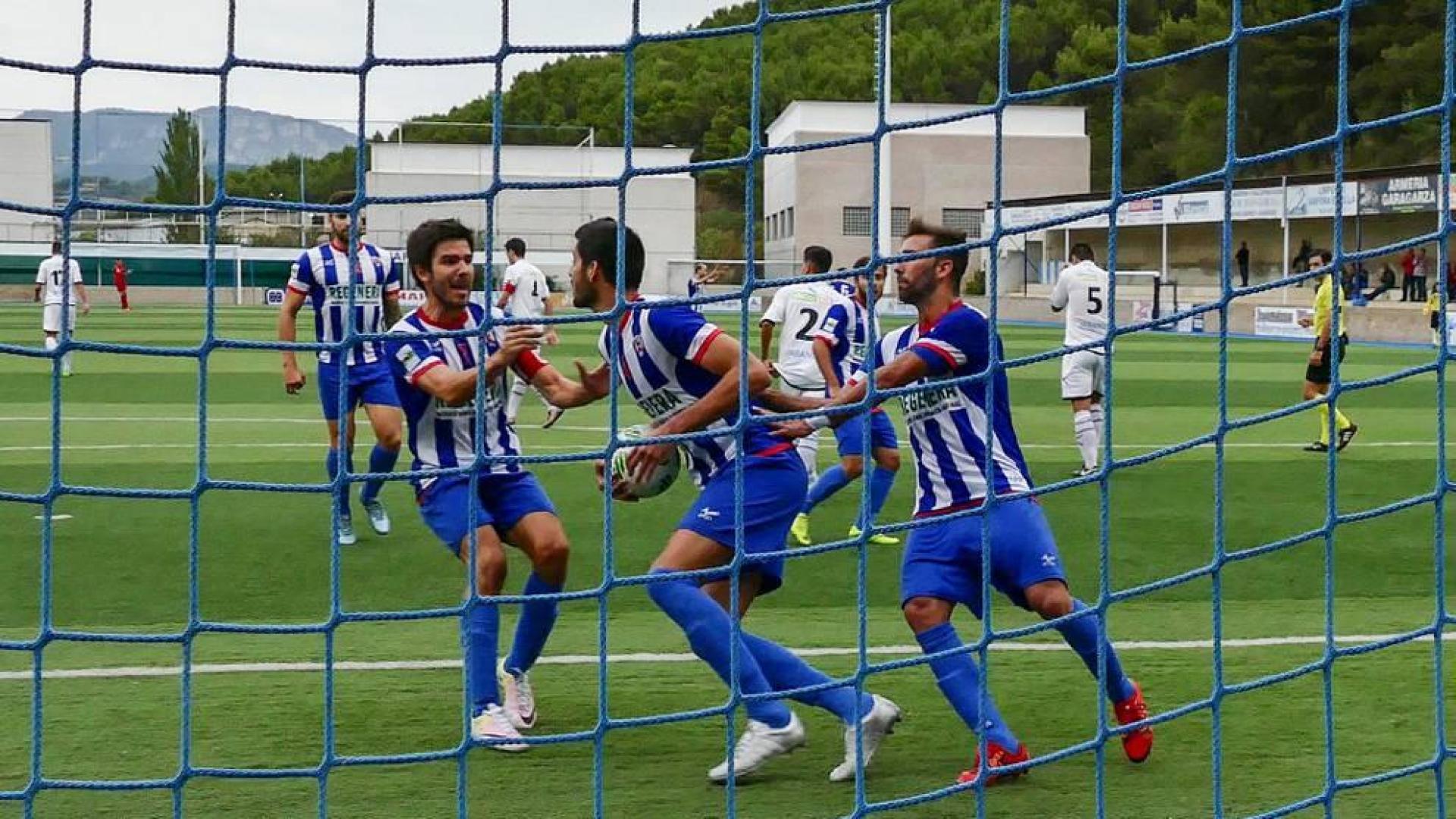 El Izarra reacciona a tiempo