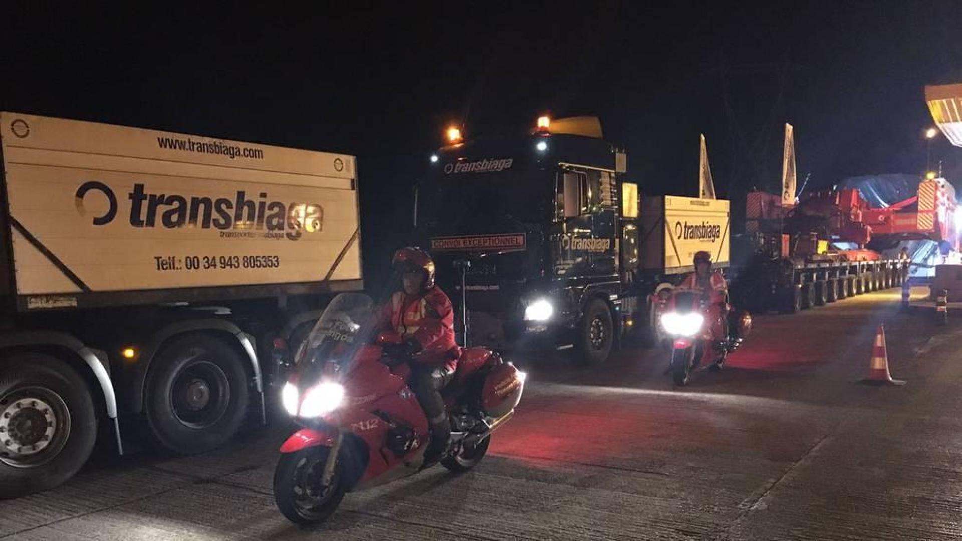 El transporte especial arrancó a las 23.00 horas y llega hasta el peaje de Zuasti.
