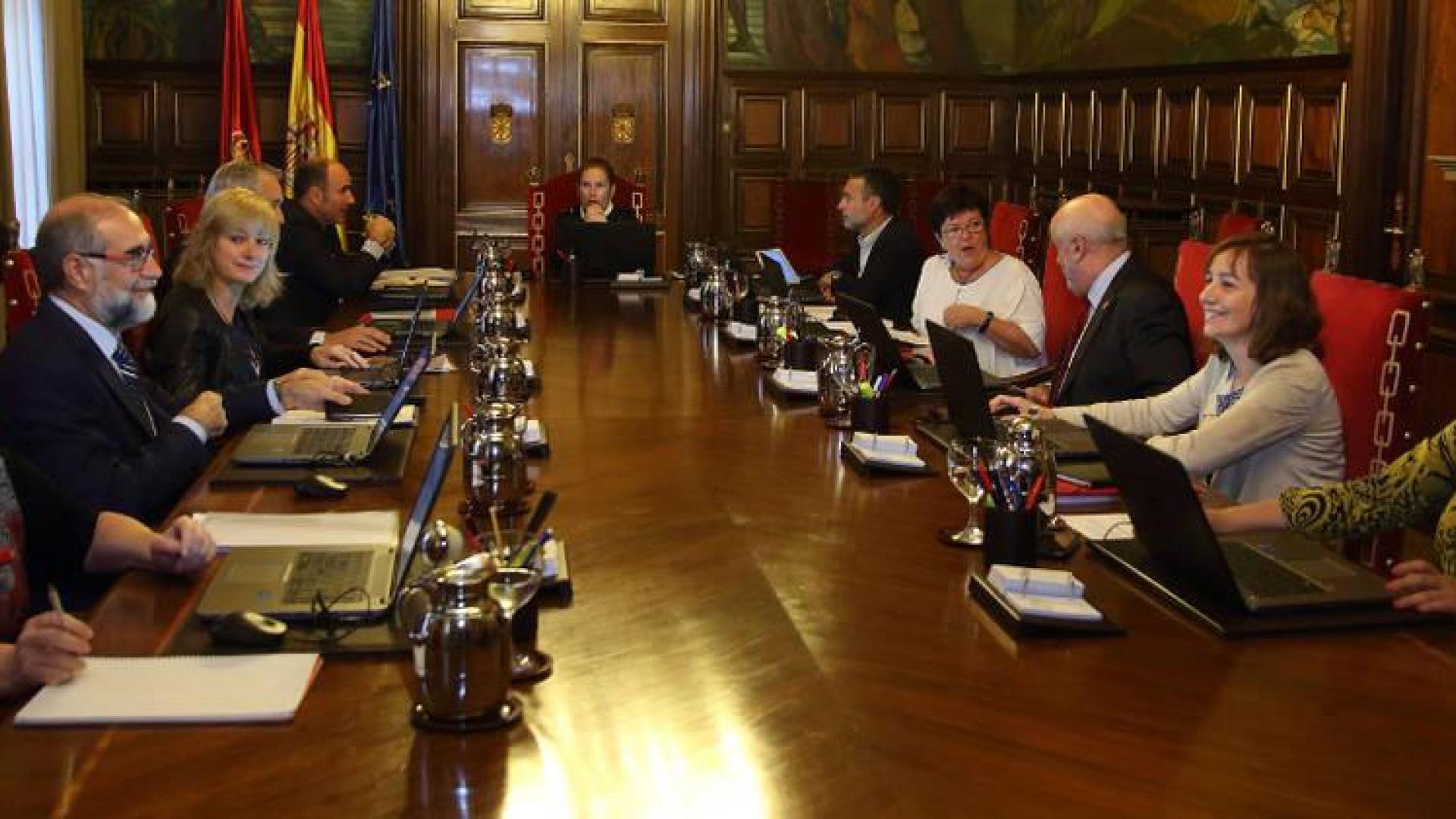 El Gobierno se subirá el sueldo si se incrementa el de los funcionarios