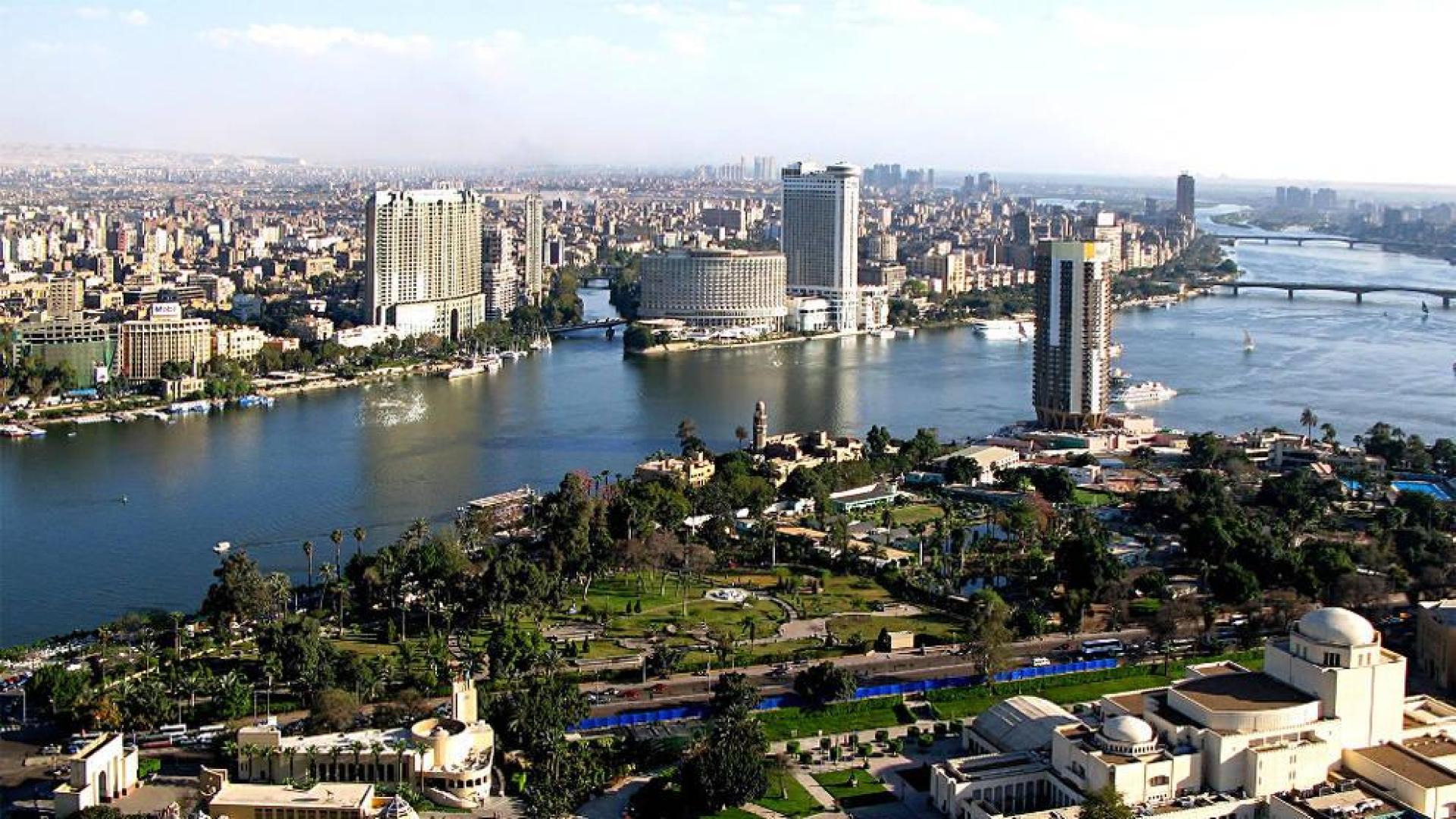 Al menos cuatro policías muertos y dos heridos por la explosión de una bomba en El Cairo