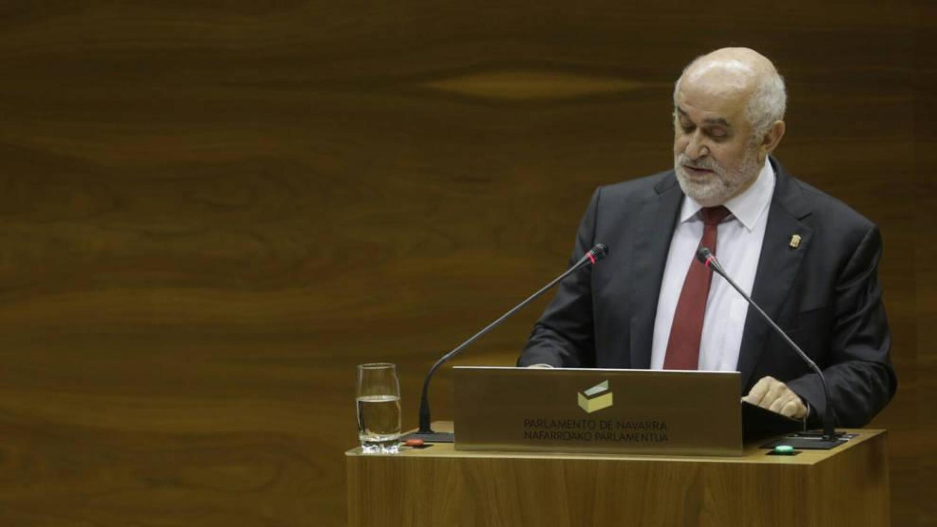 Mendoza, este jueves, en el Pleno del Parlamento