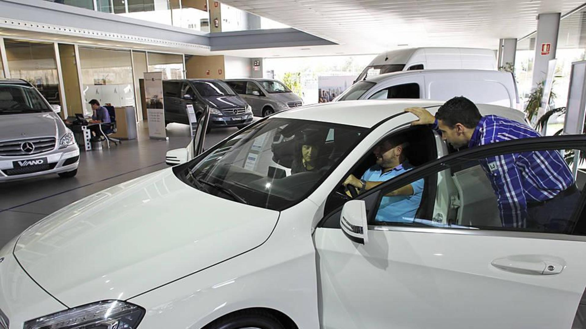La matriculación de coches híbridos ya supera todas las ventas de 2014