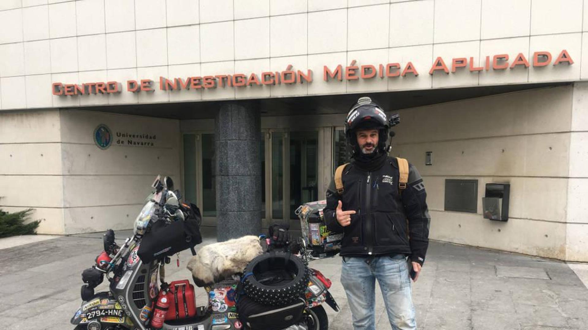 De Pamplona a Cabo Norte en Vespa por las enfermedades olvidadas