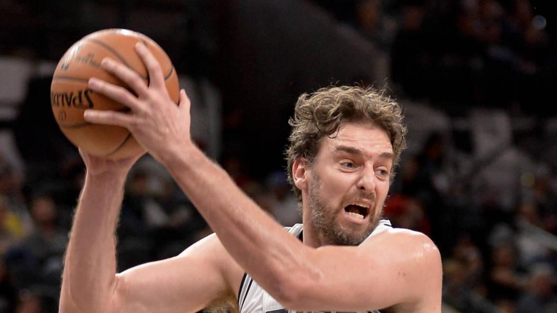 Ibaka sorprende a Pau Gasol con una gran actuación en San Antonio