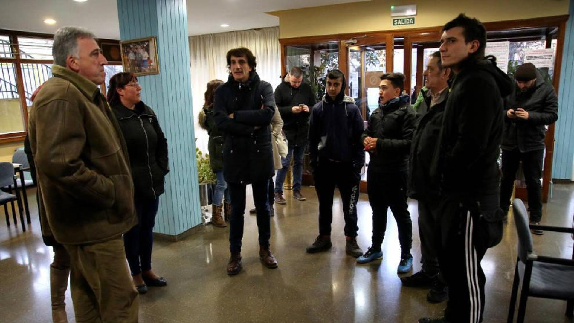 Vecinos de Echavacoiz piden a Asiron mejoras en el barrio