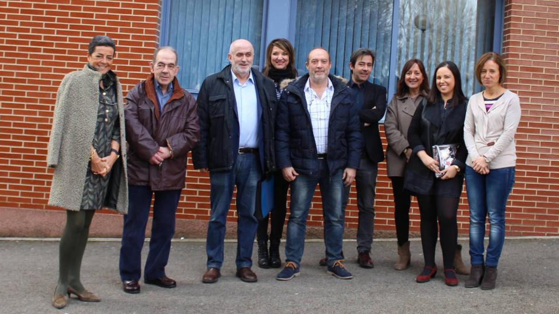El IES Ega de San Adrián transmite a Educación la necesidad de una cubierta para el patio