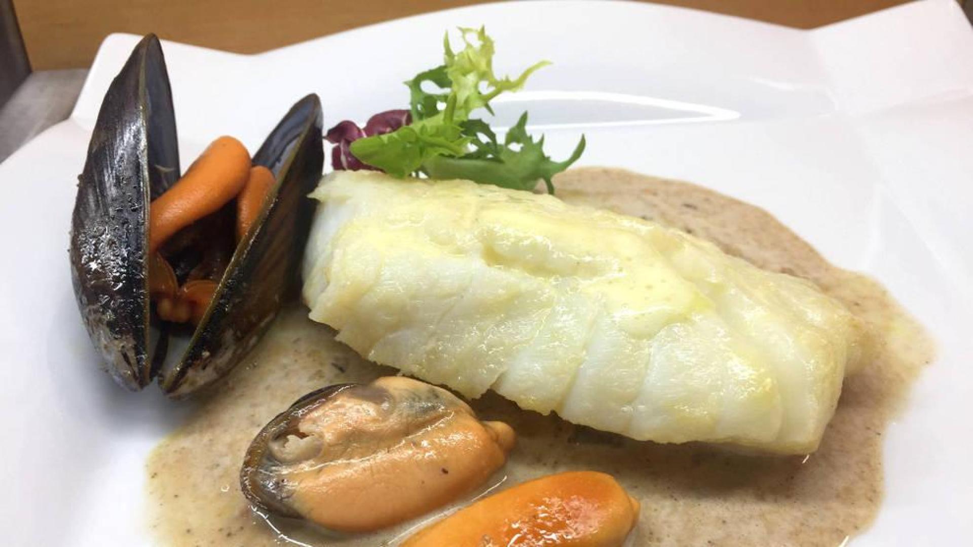 Bacalao confitado con mejillones