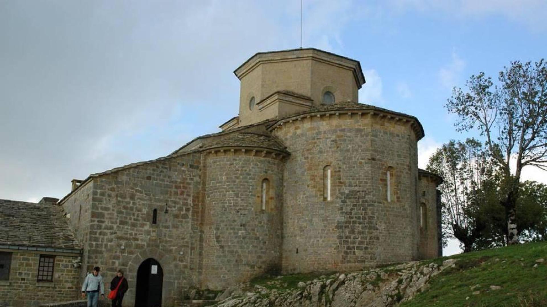 Un Santuario entre las cumbres de Aralar