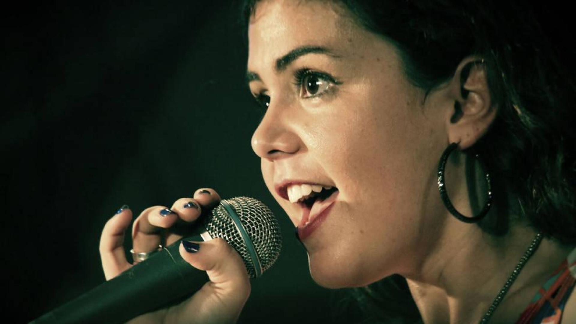 Agua, manzanilla y tomillo ayudan a cuidar la voz